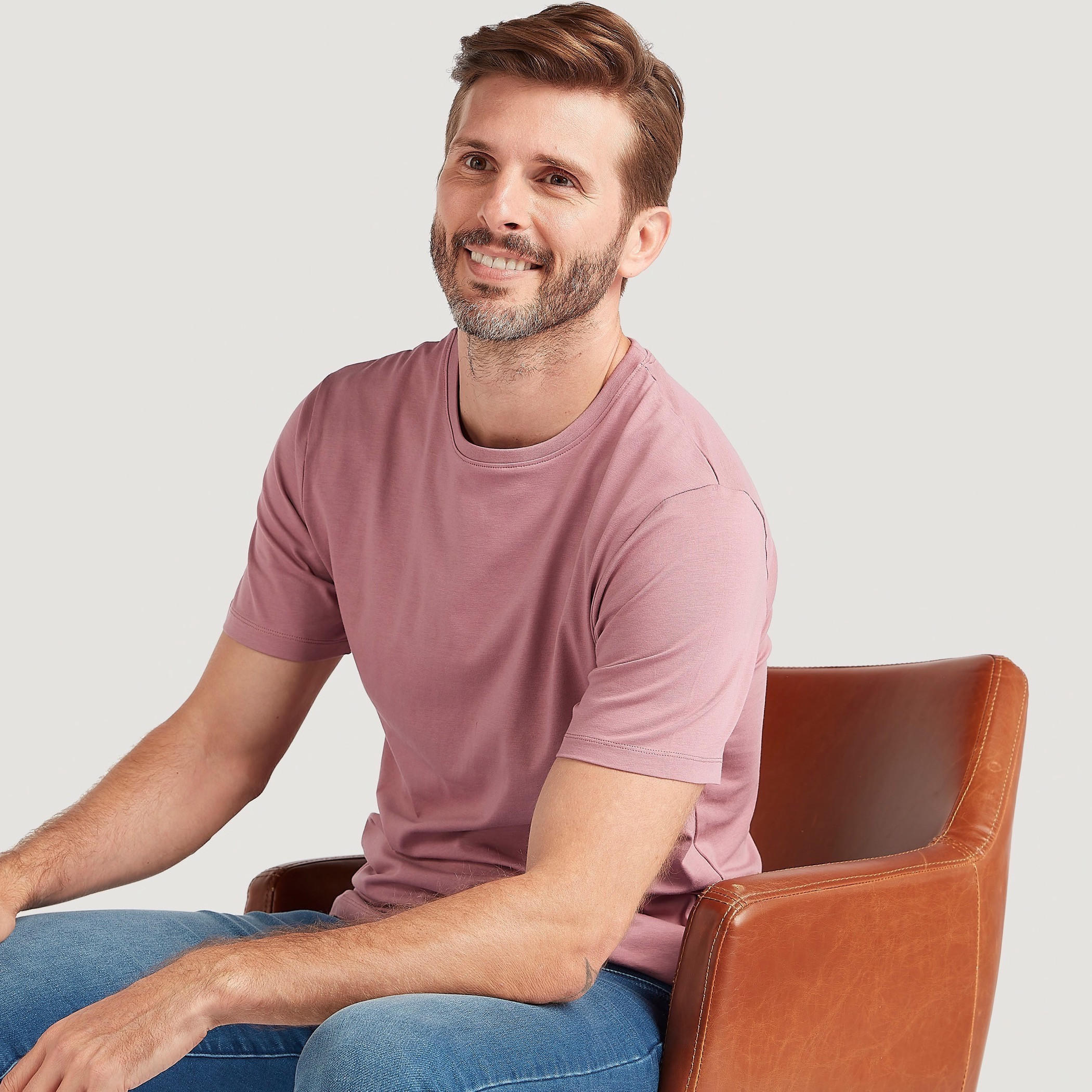 تيشيرت سادة بياقة ضيّقة وأكمام قصيرة-men-clothing-tshirtsandpolos-tshirts-image-6