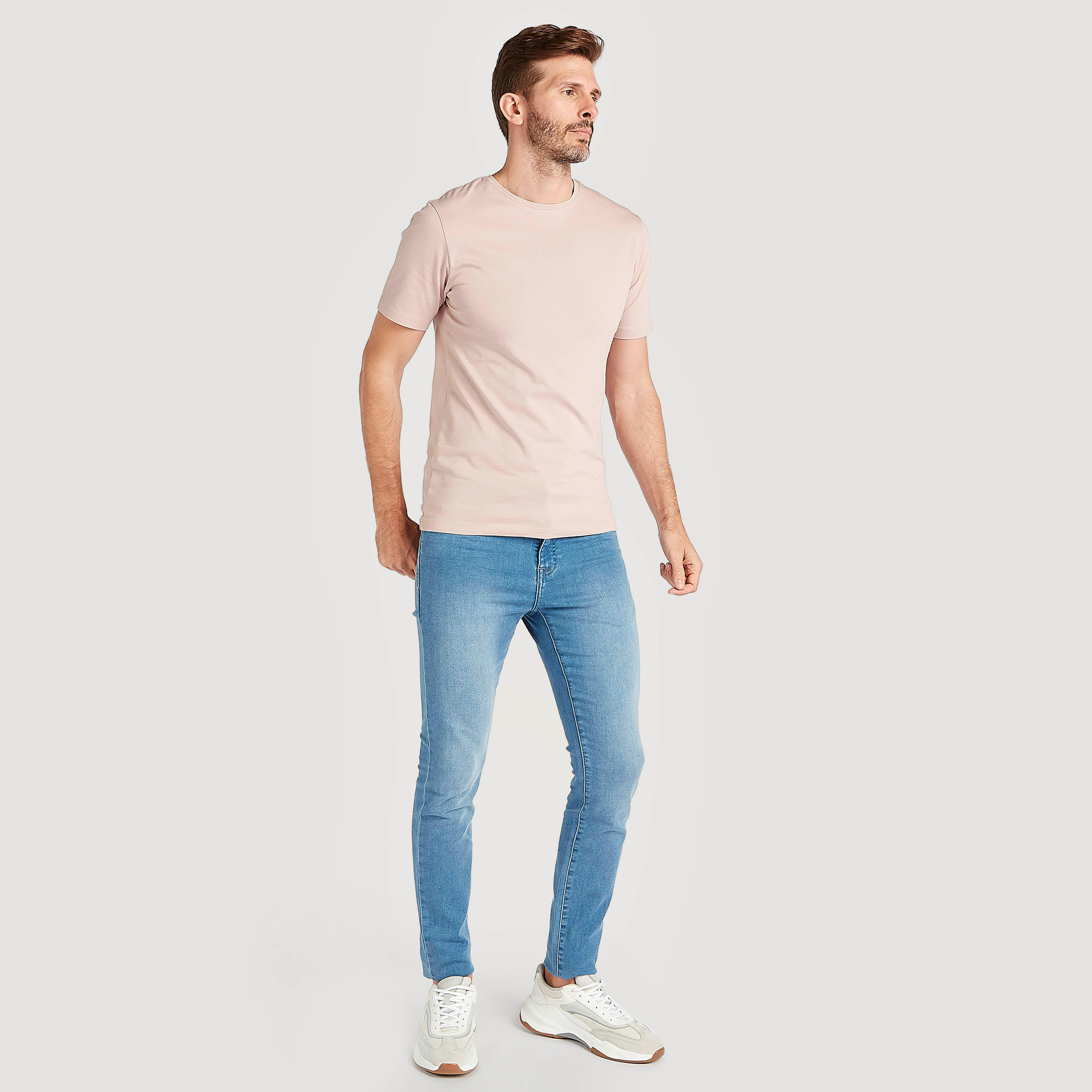 تيشيرت سادة بياقة ضيّقة وأكمام قصيرة-men-clothing-tshirtsandpolos-tshirts-image-4