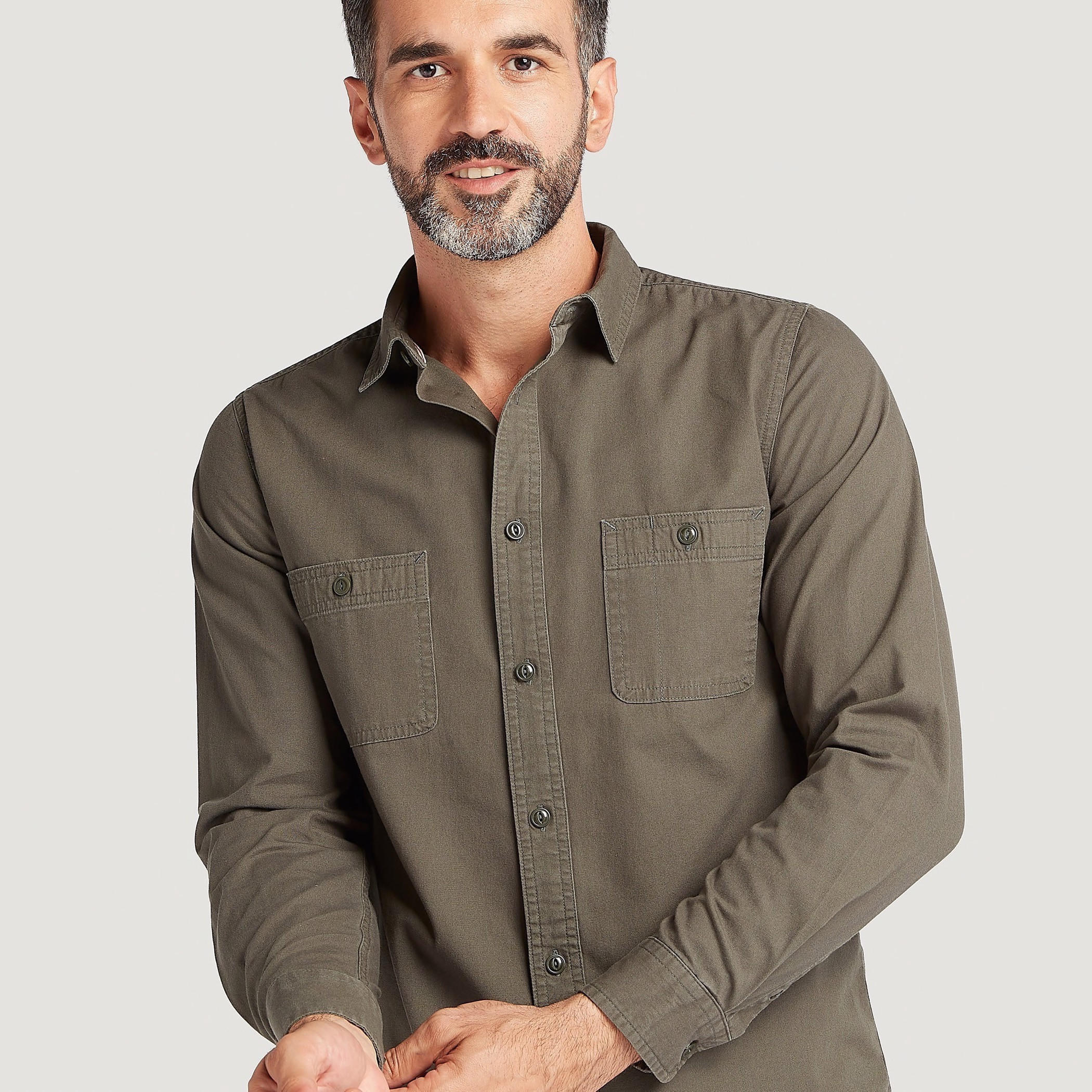 قميص سادة بياقة عادية وأكمام طويلة-men-clothing-shirts-image-2