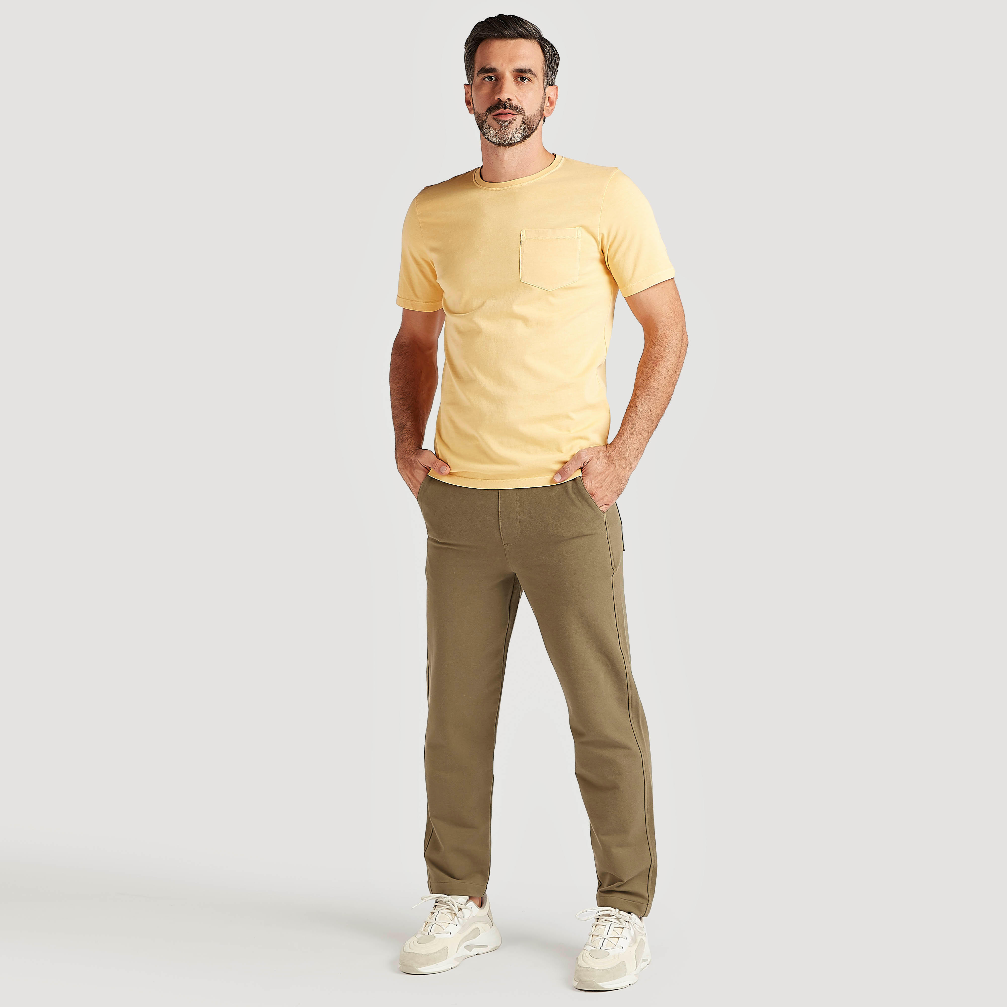 بنطلون رياضي سادة برباط إغلاق وخصر مطاطي-men-clothing-bottoms-joggers-image-3