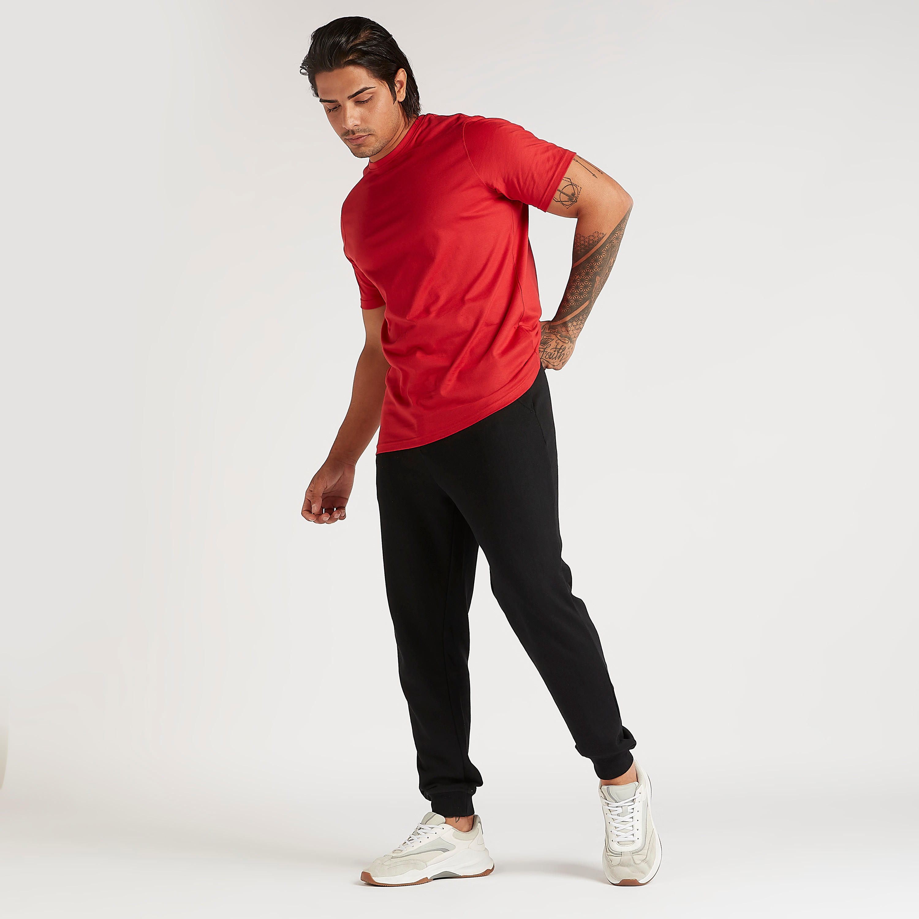 تيشيرت سادة بياقة ضيّقة وأكمام قصيرة-men-clothing-tshirtsandpolos-tshirts-image-3