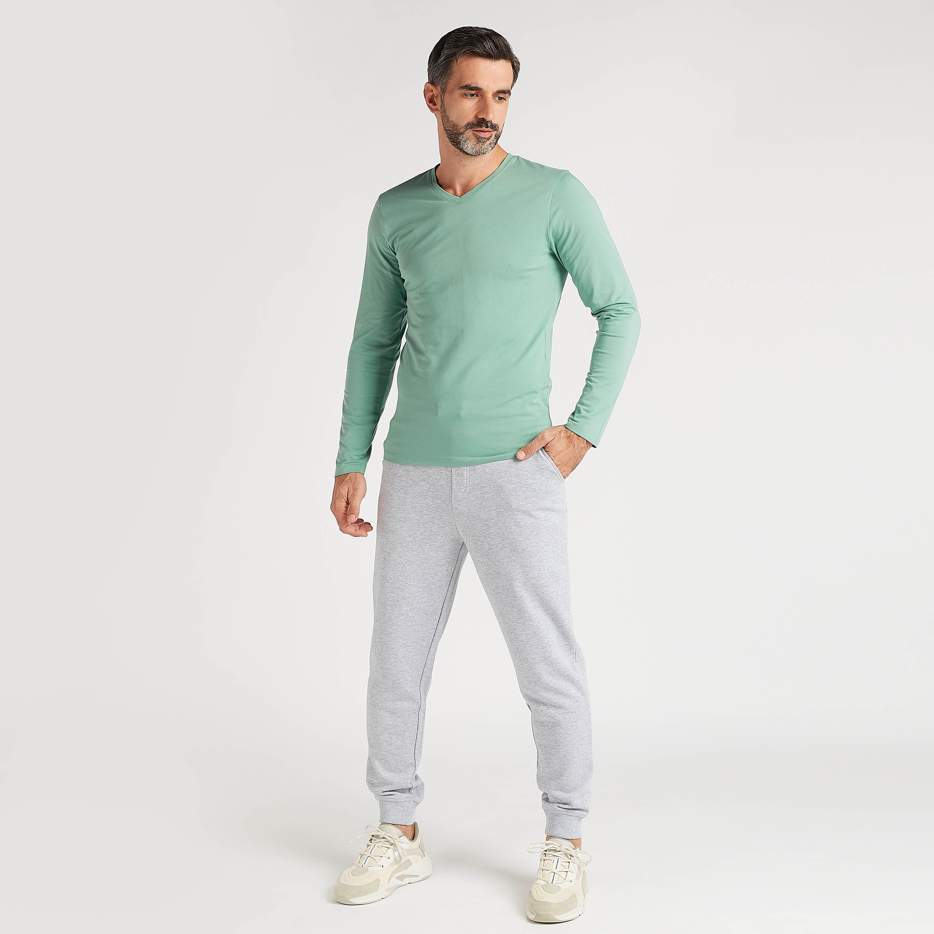 تيشيرت سادة بياقة v وأكمام طويلة-men-clothing-tshirtsandpolos-tshirts-image-2