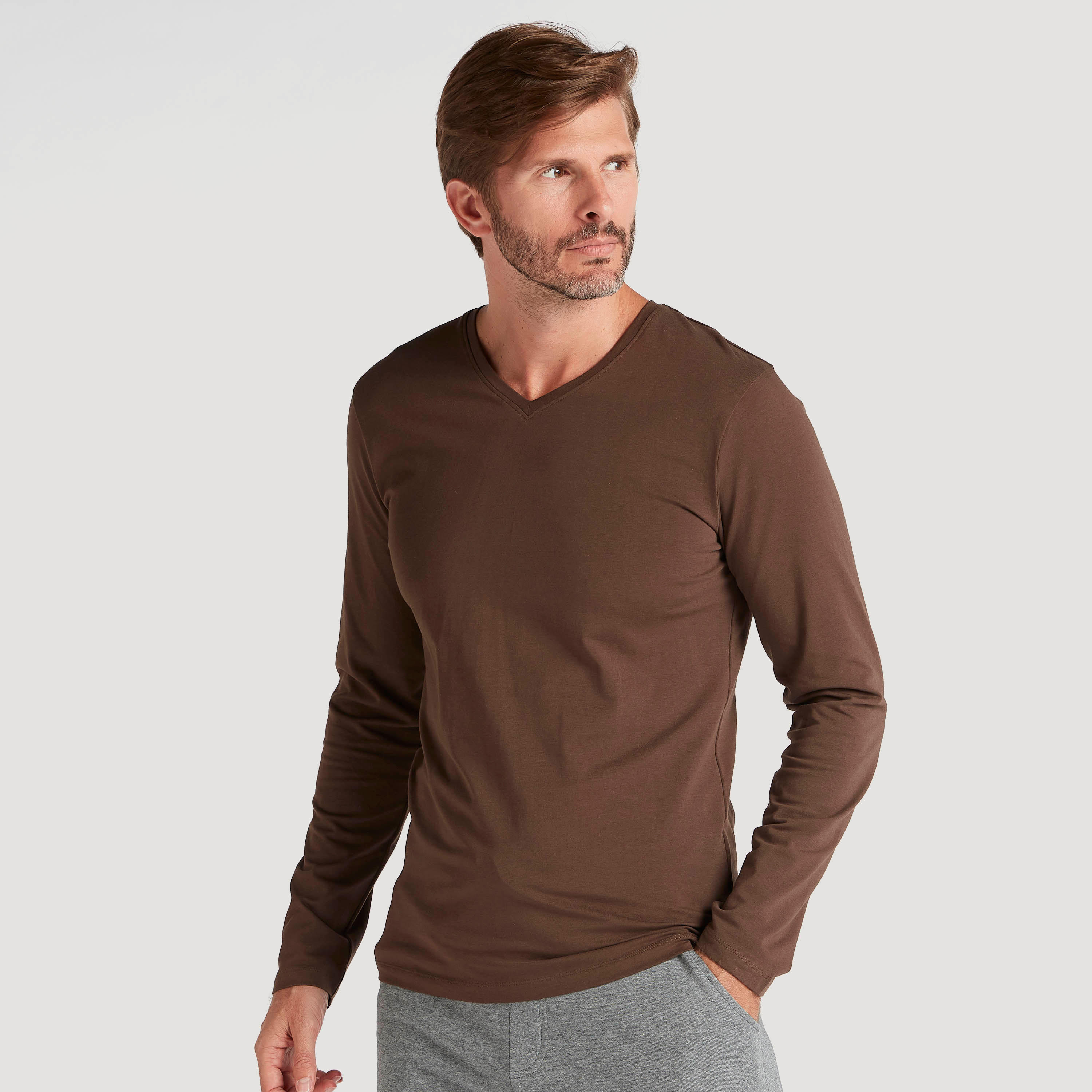 تيشيرت سادة بياقة v وأكمام طويلة-men-clothing-tshirtsandpolos-tshirts-image-1