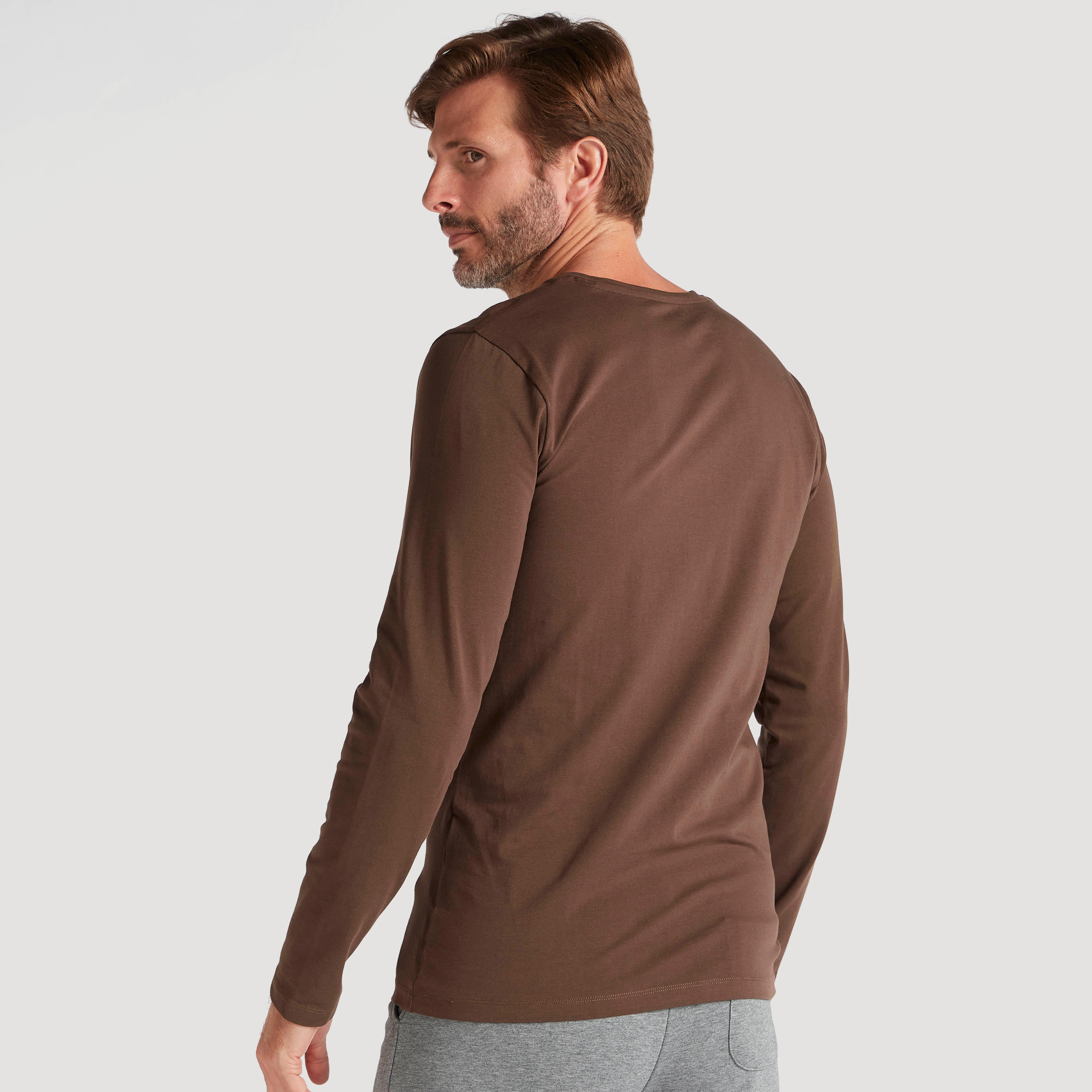 تيشيرت سادة بياقة v وأكمام طويلة-men-clothing-tshirtsandpolos-tshirts-image-4