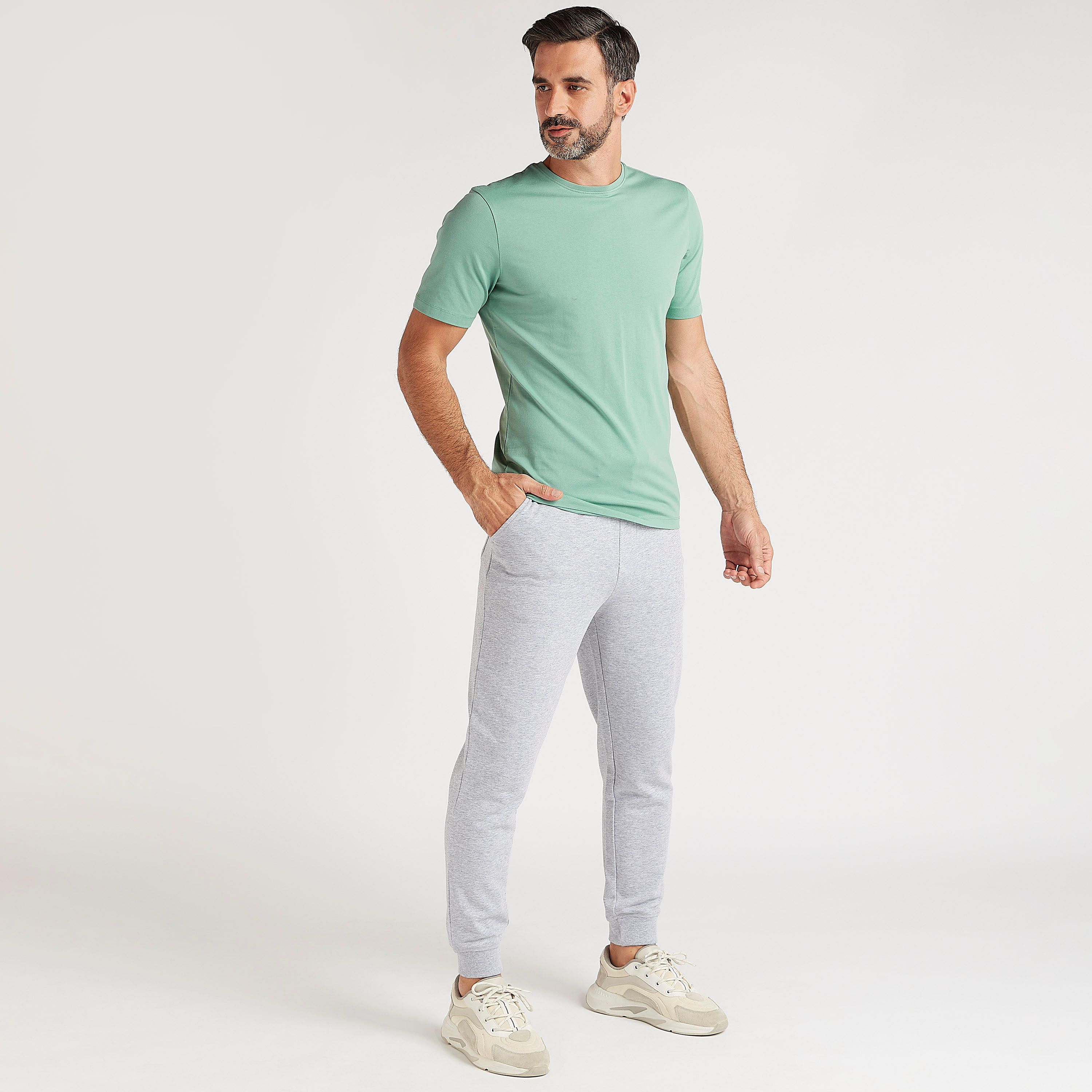 تيشيرت سادة بياقة ضيّقة وأكمام قصيرة-men-clothing-tshirtsandpolos-tshirts-image-3