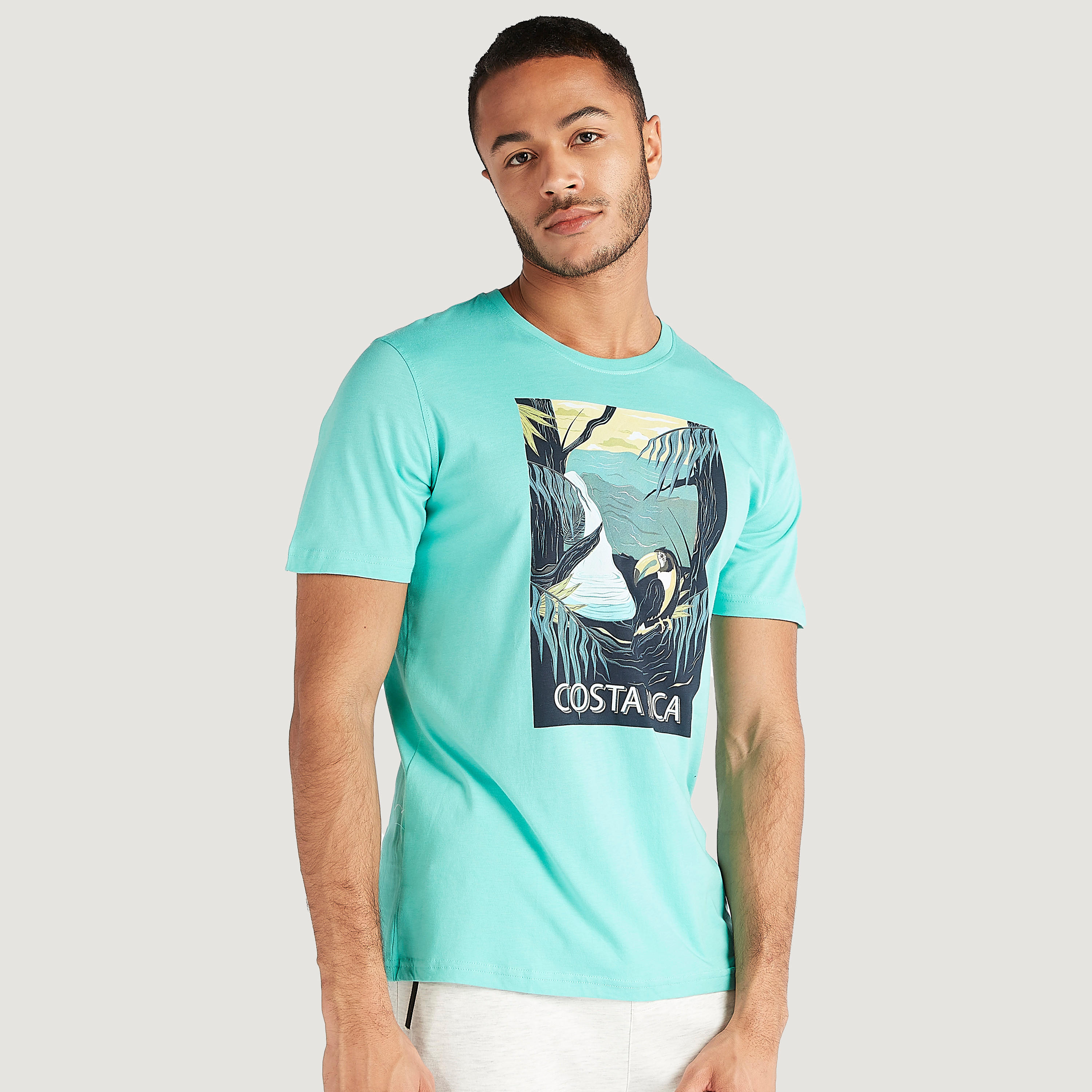 تيشيرت بياقة ضيّقة وأكمام قصيرة وطبعات-men-clothing-tshirtsandpolos-tshirts-image-1