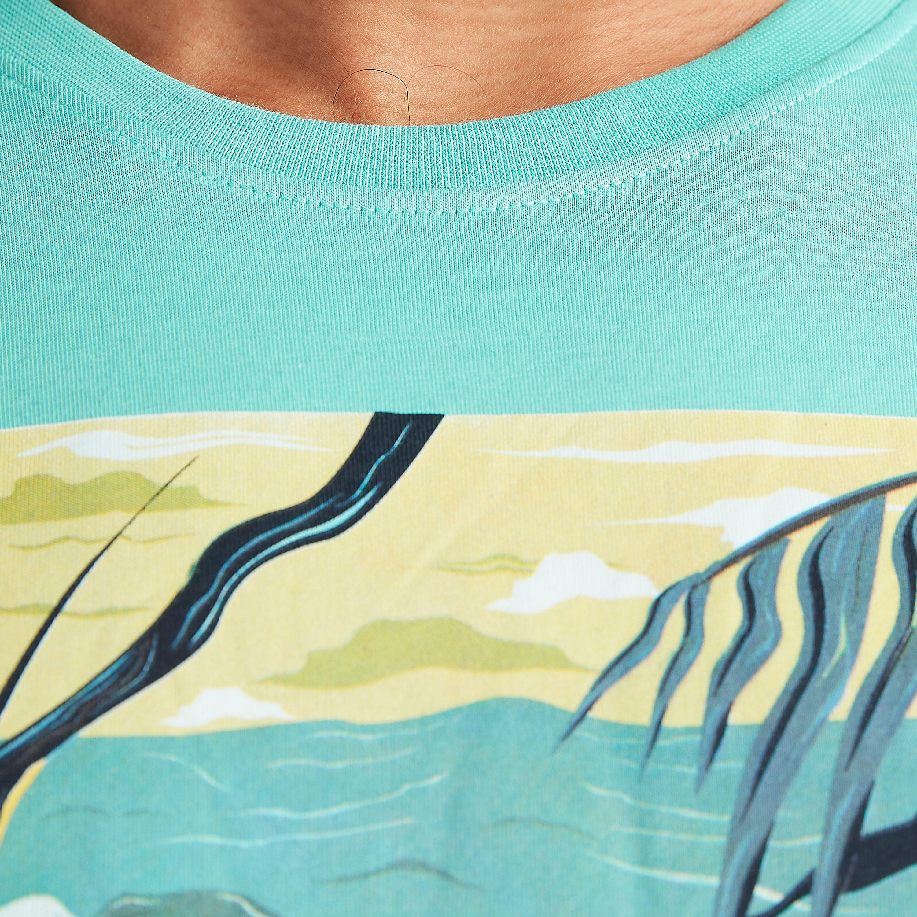 تيشيرت بياقة ضيّقة وأكمام قصيرة وطبعات-men-clothing-tshirtsandpolos-tshirts-image-5