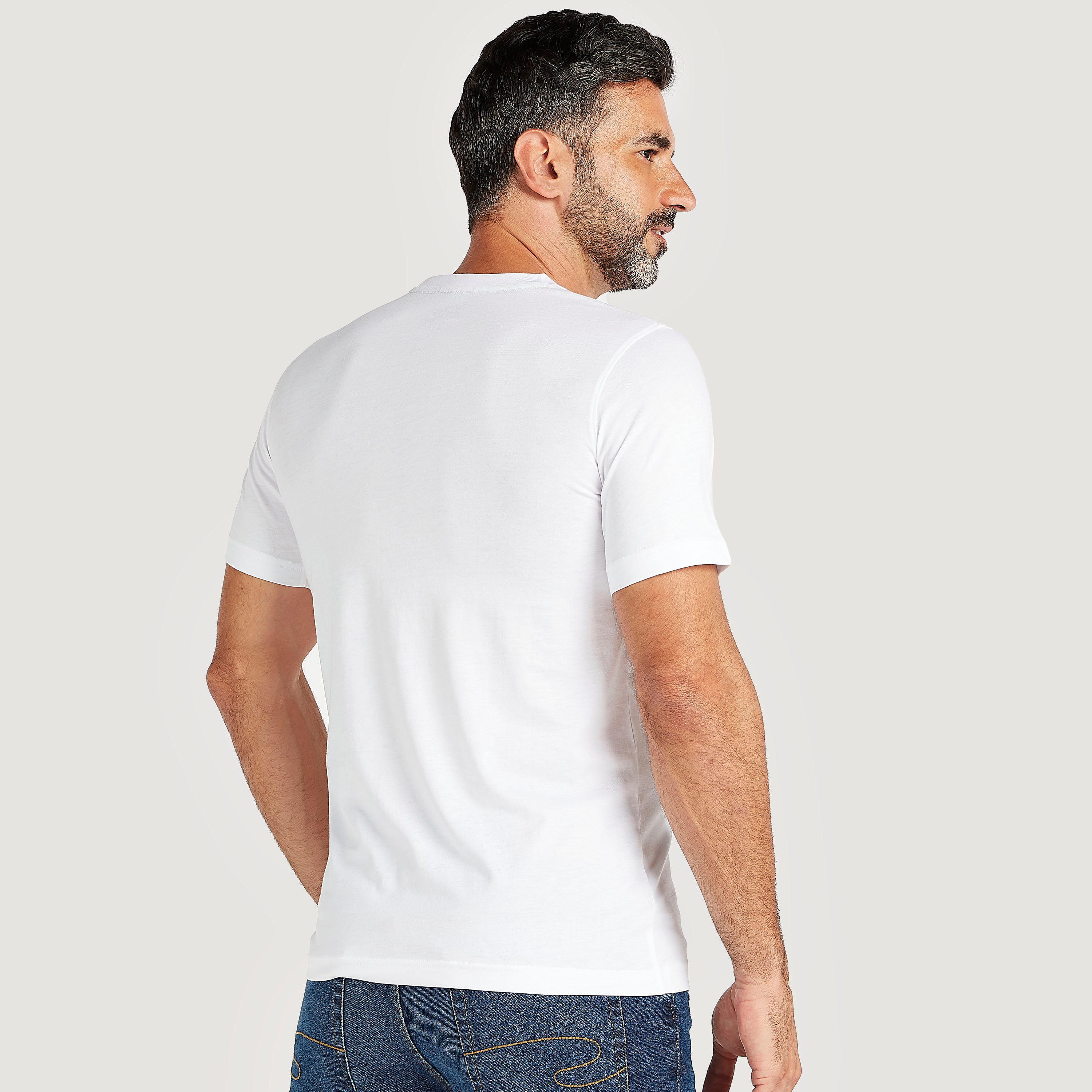 تيشيرت بياقة ضيّقة وأكمام قصيرة وطبعات-men-clothing-tshirtsandpolos-tshirts-image-4