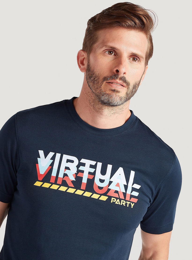 تيشيرت بياقة ضيّقة وأكمام قصيرة وطبعات-men-clothing-tshirtsandpolos-tshirts-image-3