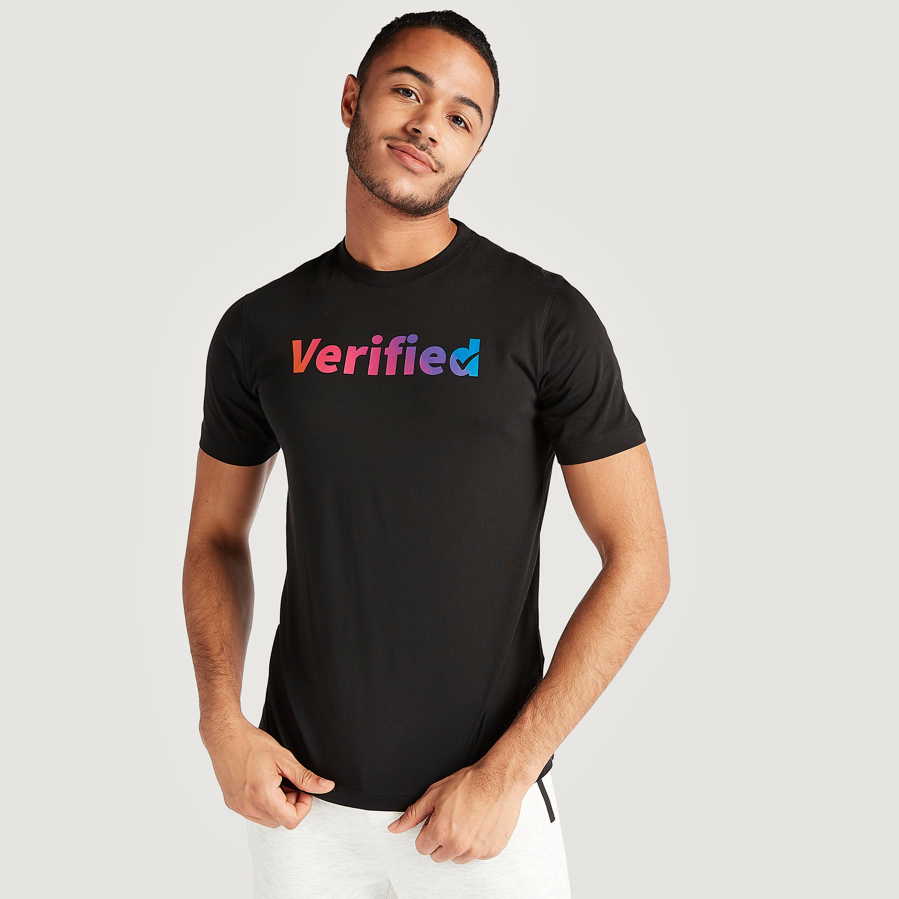 تيشيرت بياقة ضيّقة وأكمام قصيرة وطبعات-men-clothing-tshirtsandpolos-tshirts-image-5