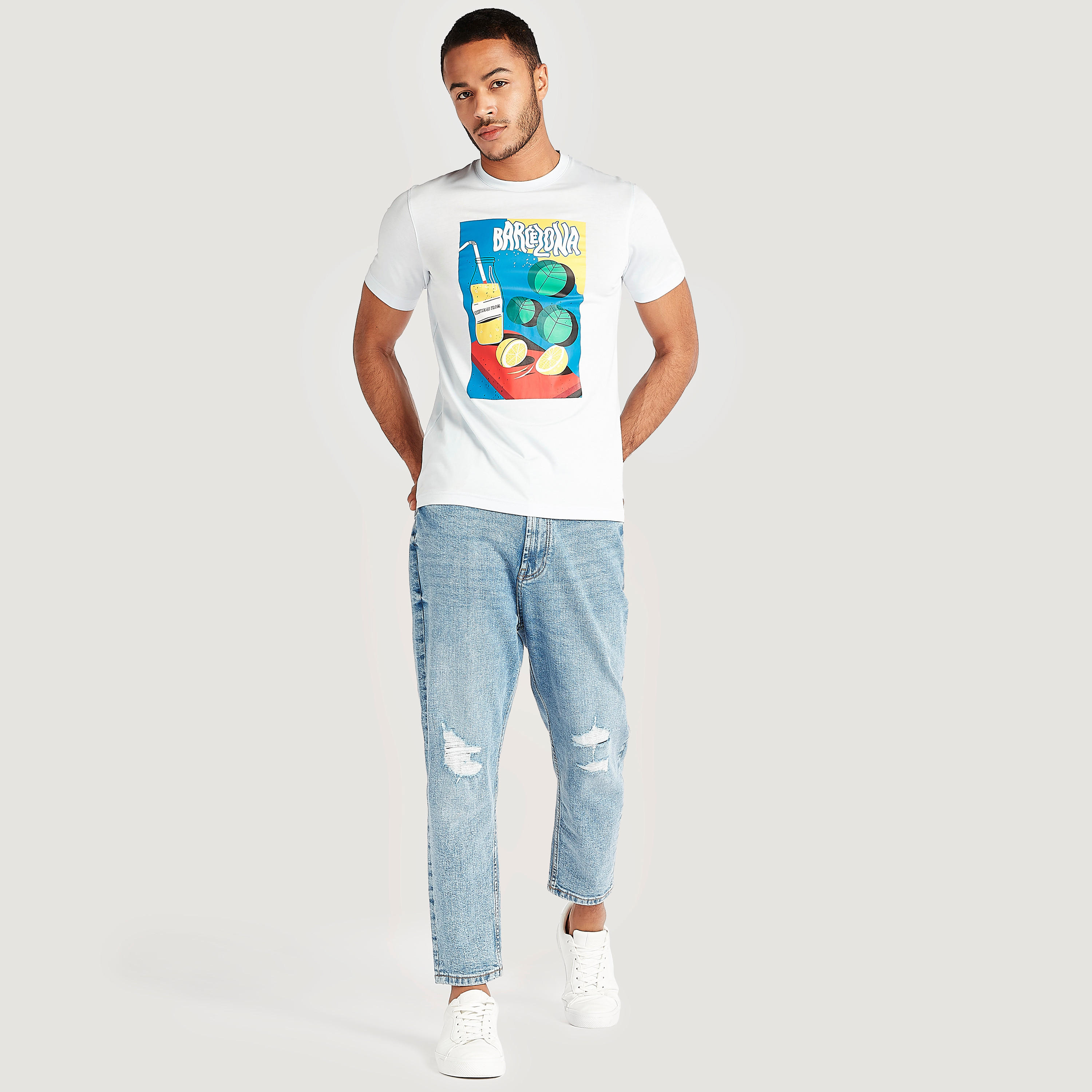 تيشيرت بياقة ضيّقة وأكمام قصيرة وطبعات-men-clothing-tshirtsandpolos-tshirts-image-4