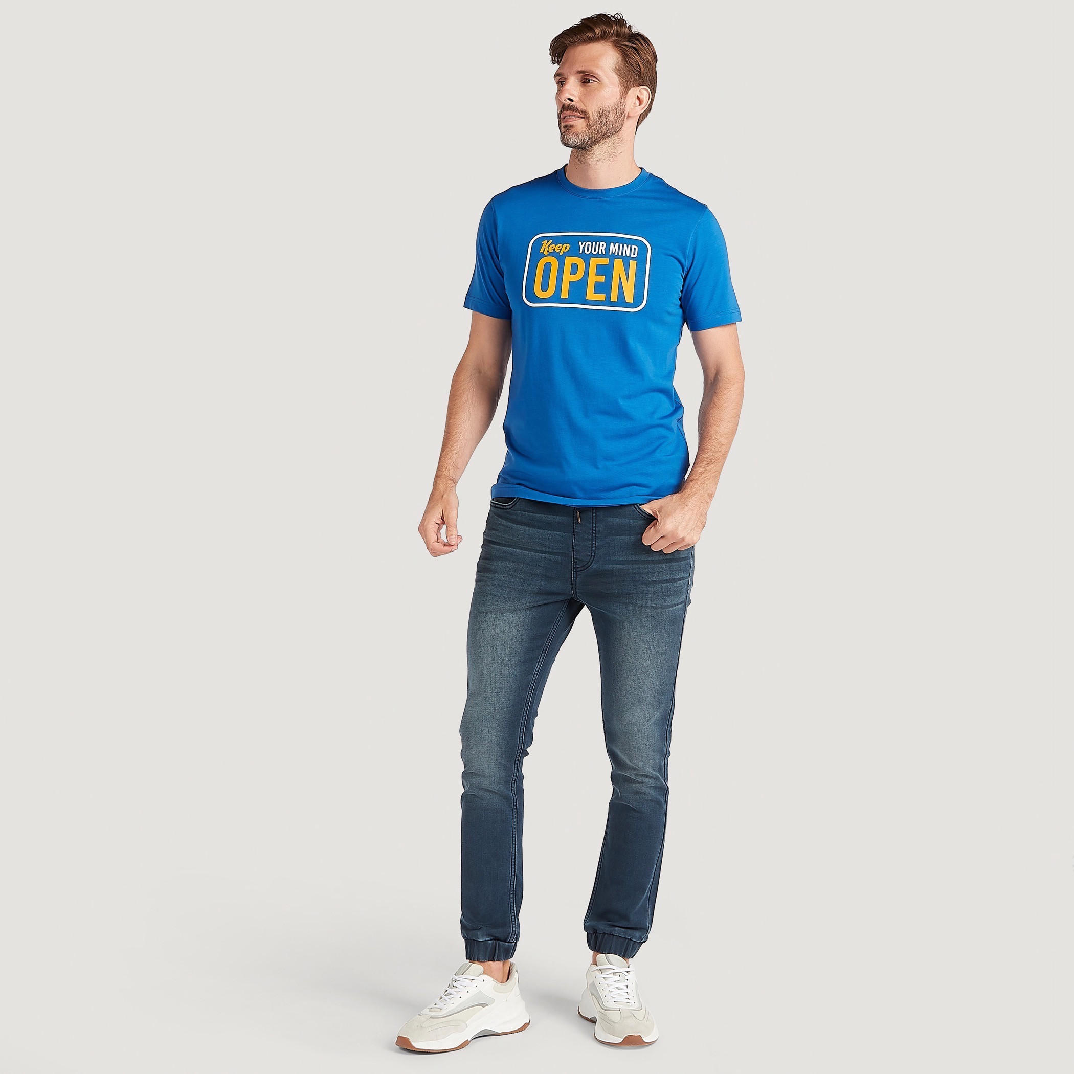 تيشيرت بياقة ضيّقة وأكمام قصيرة وطبعات-men-clothing-tshirtsandpolos-tshirts-image-4