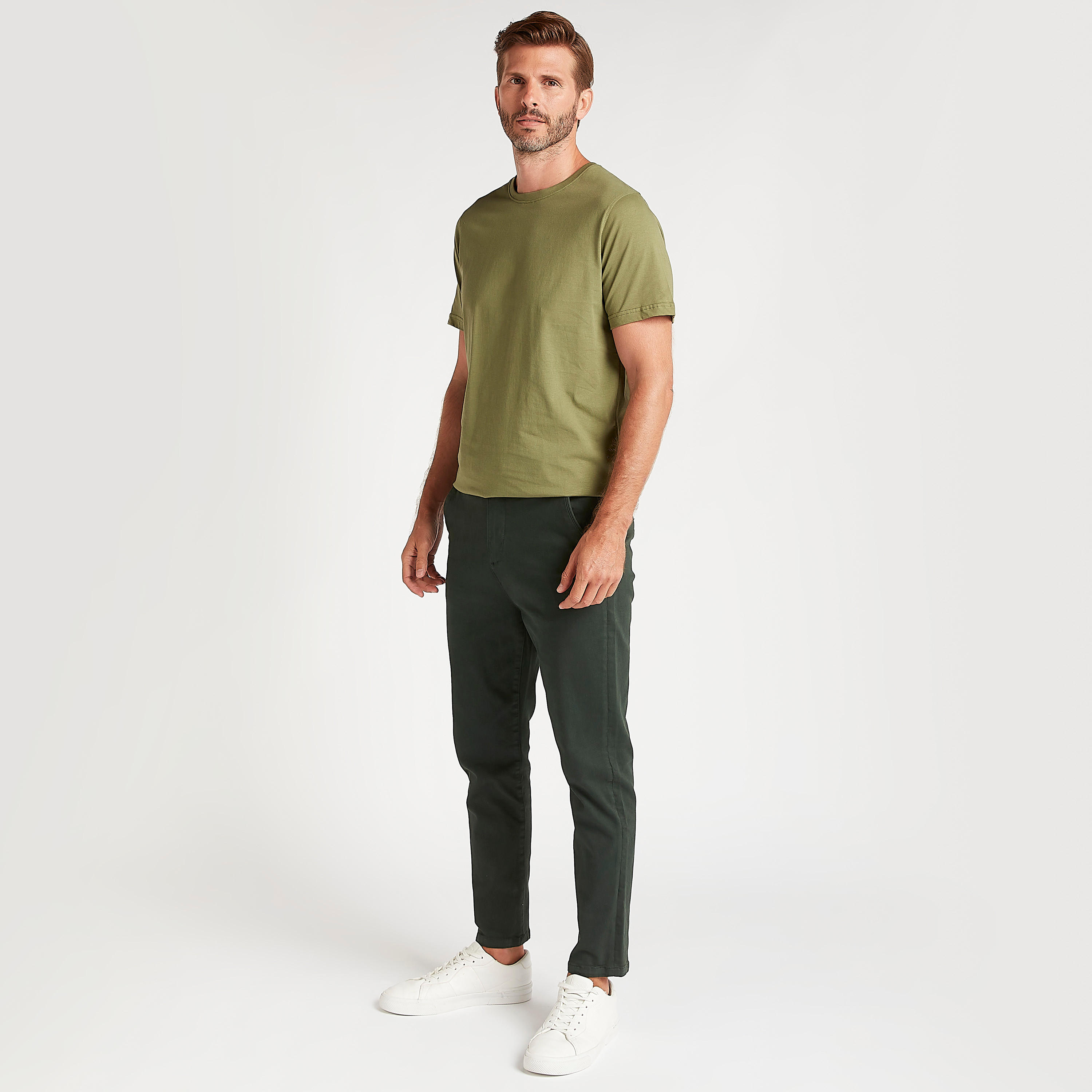 تيشيرت سادة بياقة ضيّقة وأكمام قصيرة-men-clothing-tshirtsandpolos-tshirts-image-4