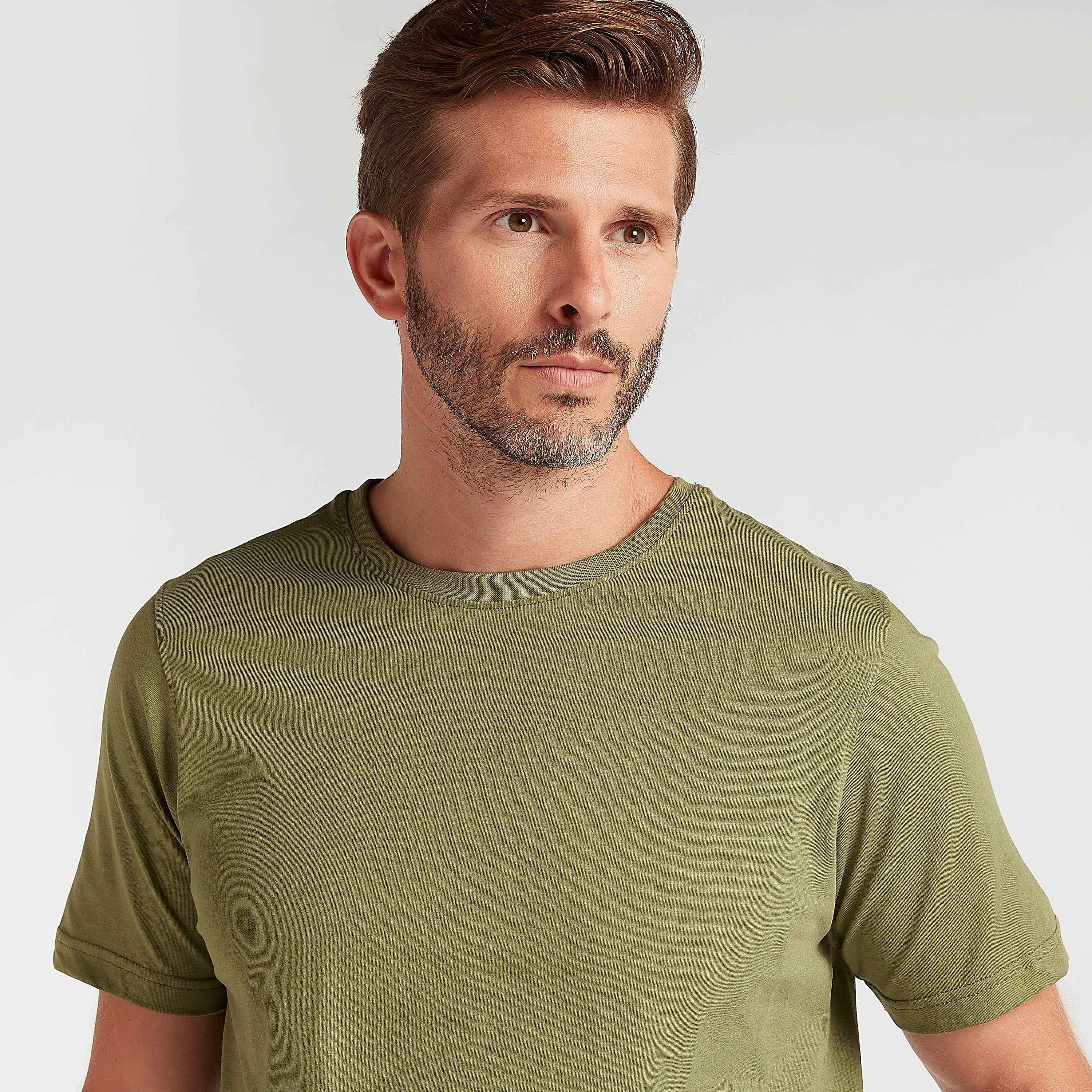تيشيرت سادة بياقة ضيّقة وأكمام قصيرة-men-clothing-tshirtsandpolos-tshirts-image-1