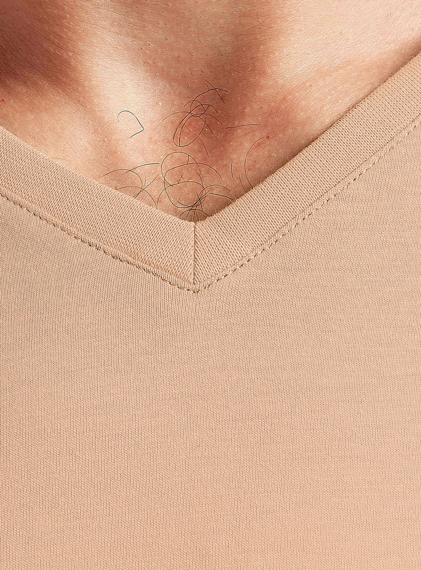 تيشيرت سادة بياقة v وأكمام قصيرة-men-clothing-tshirtsandpolos-tshirts-image-3
