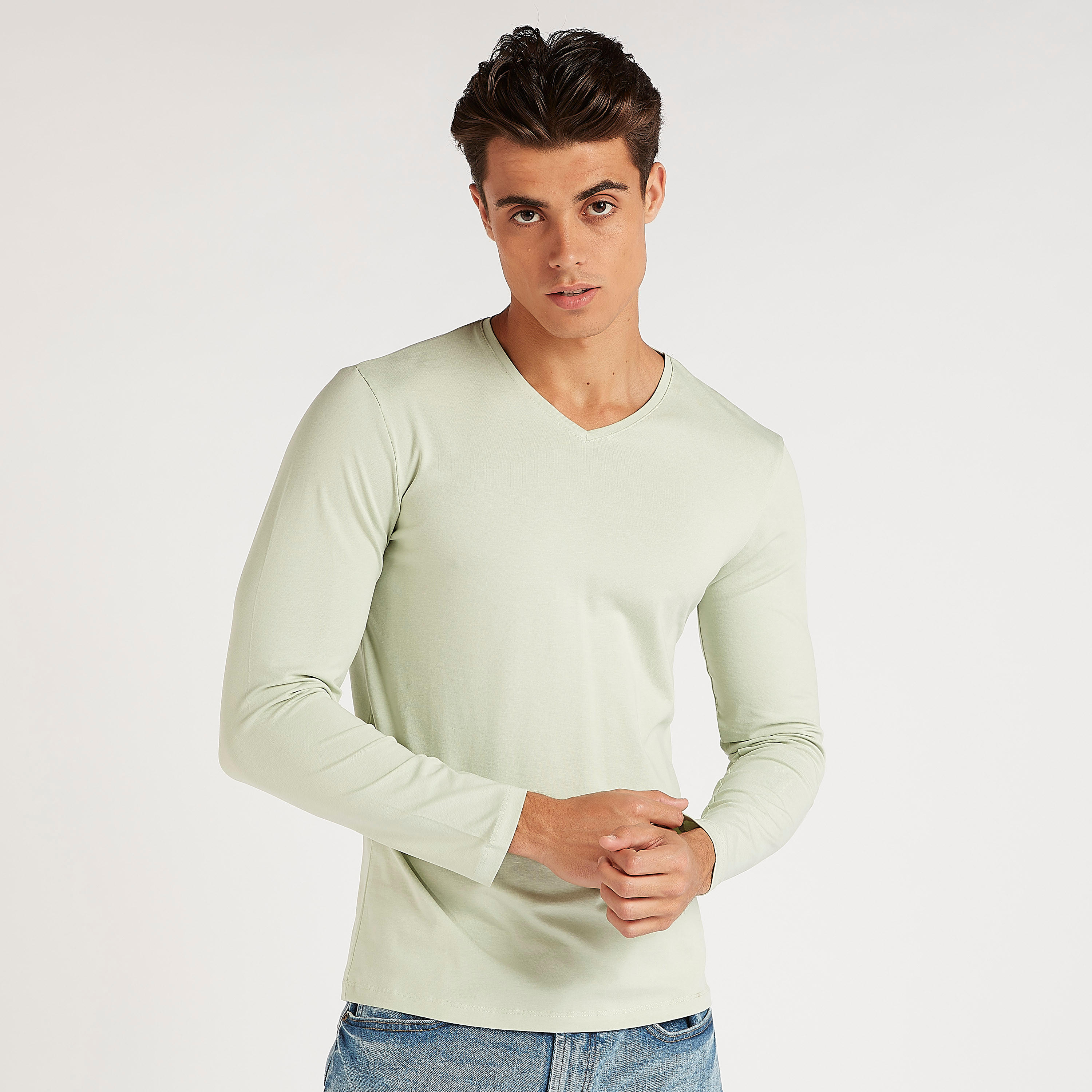 تيشيرت سادة بياقة V وأكمام طويلة-men-clothing-tshirtsandpolos-tshirts-image-4