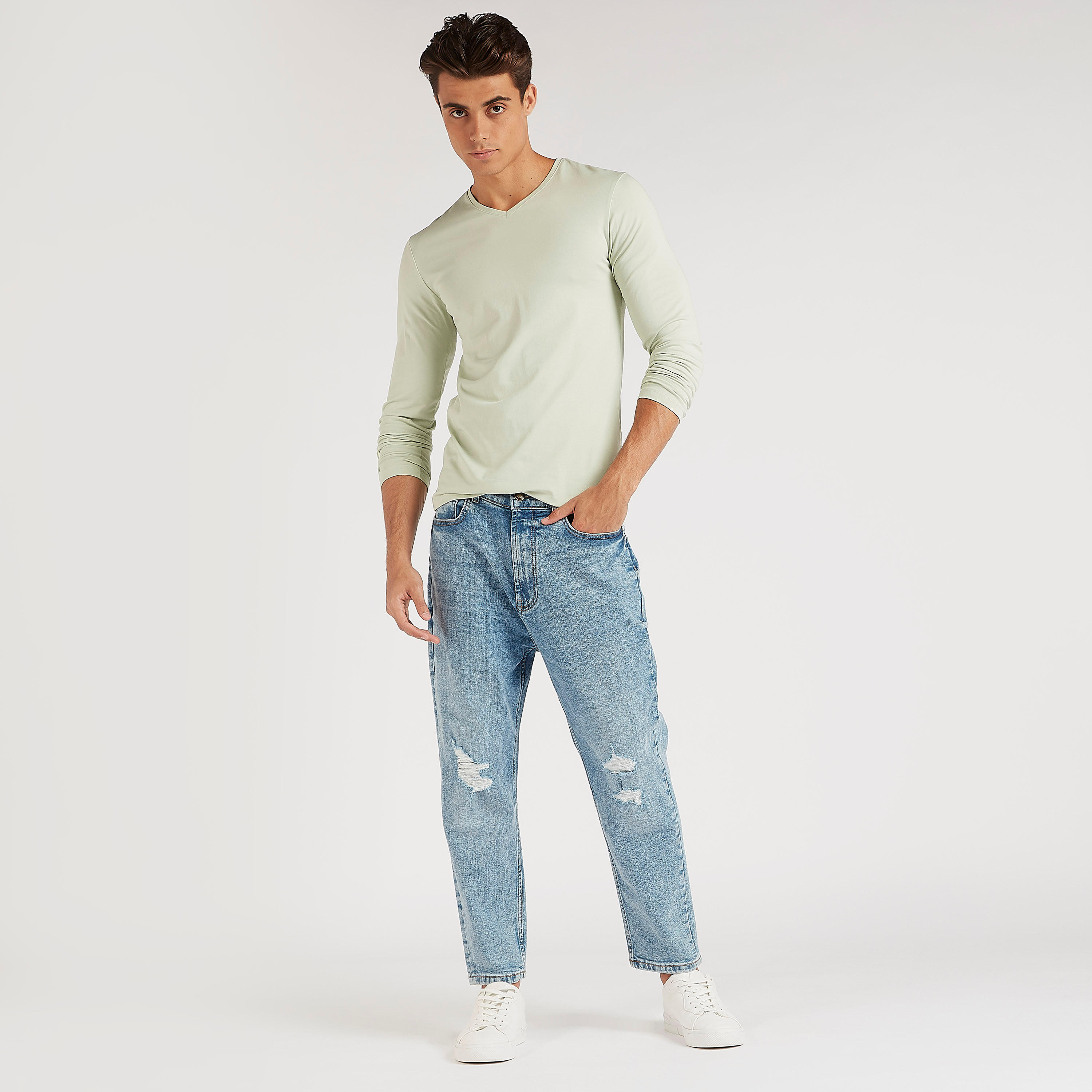 تيشيرت سادة بياقة V وأكمام طويلة-men-clothing-tshirtsandpolos-tshirts-image-3