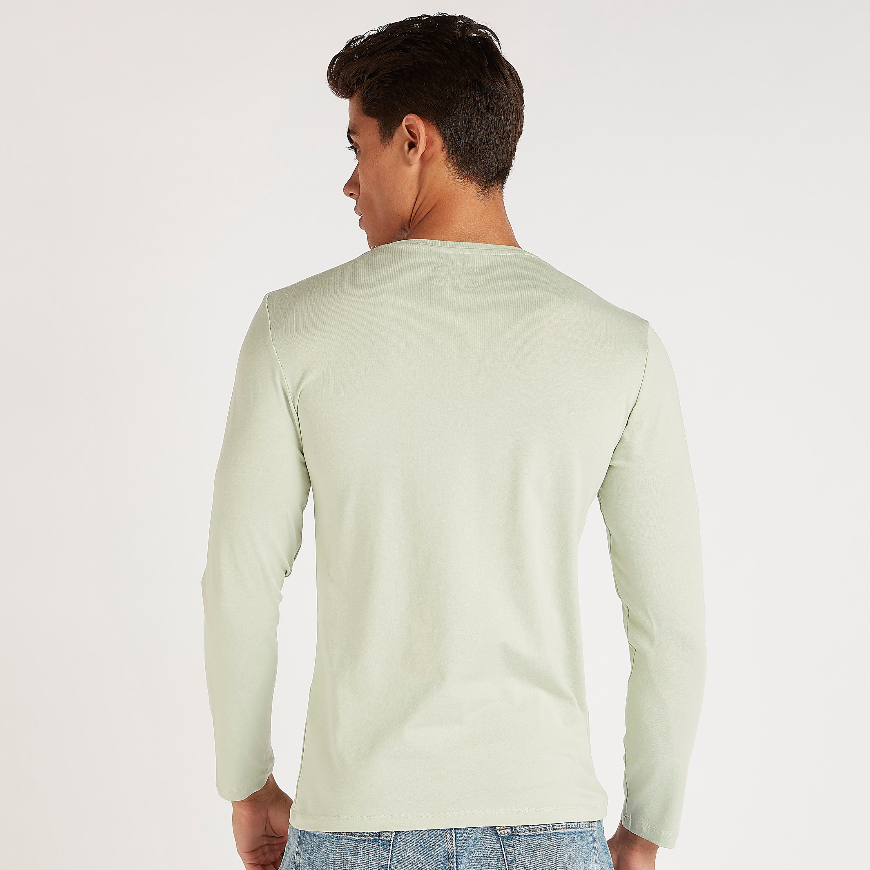تيشيرت سادة بياقة V وأكمام طويلة-men-clothing-tshirtsandpolos-tshirts-image-1