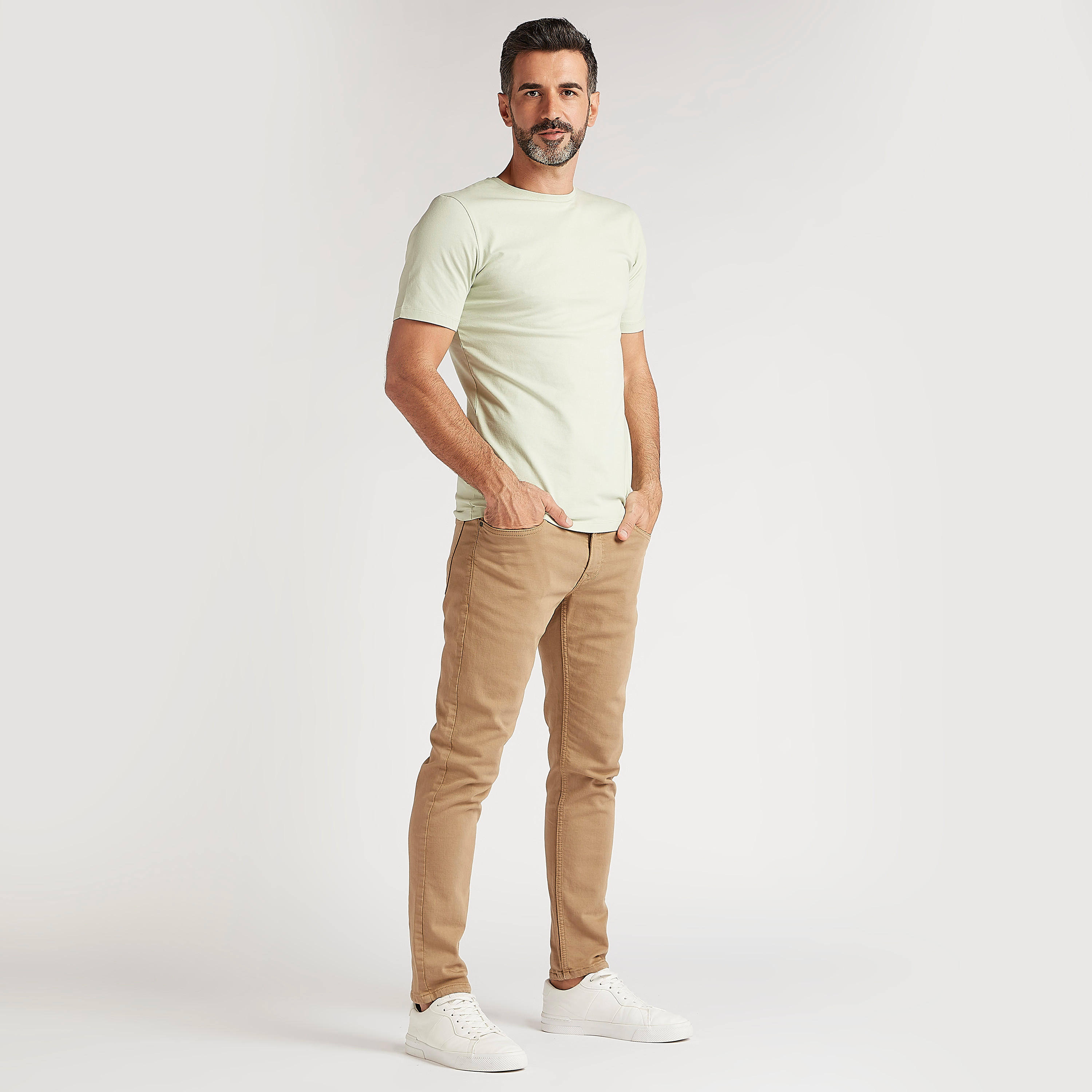 تيشيرت سادة بياقة ضيّقة وأكمام قصيرة-men-clothing-tshirtsandpolos-tshirts-image-4