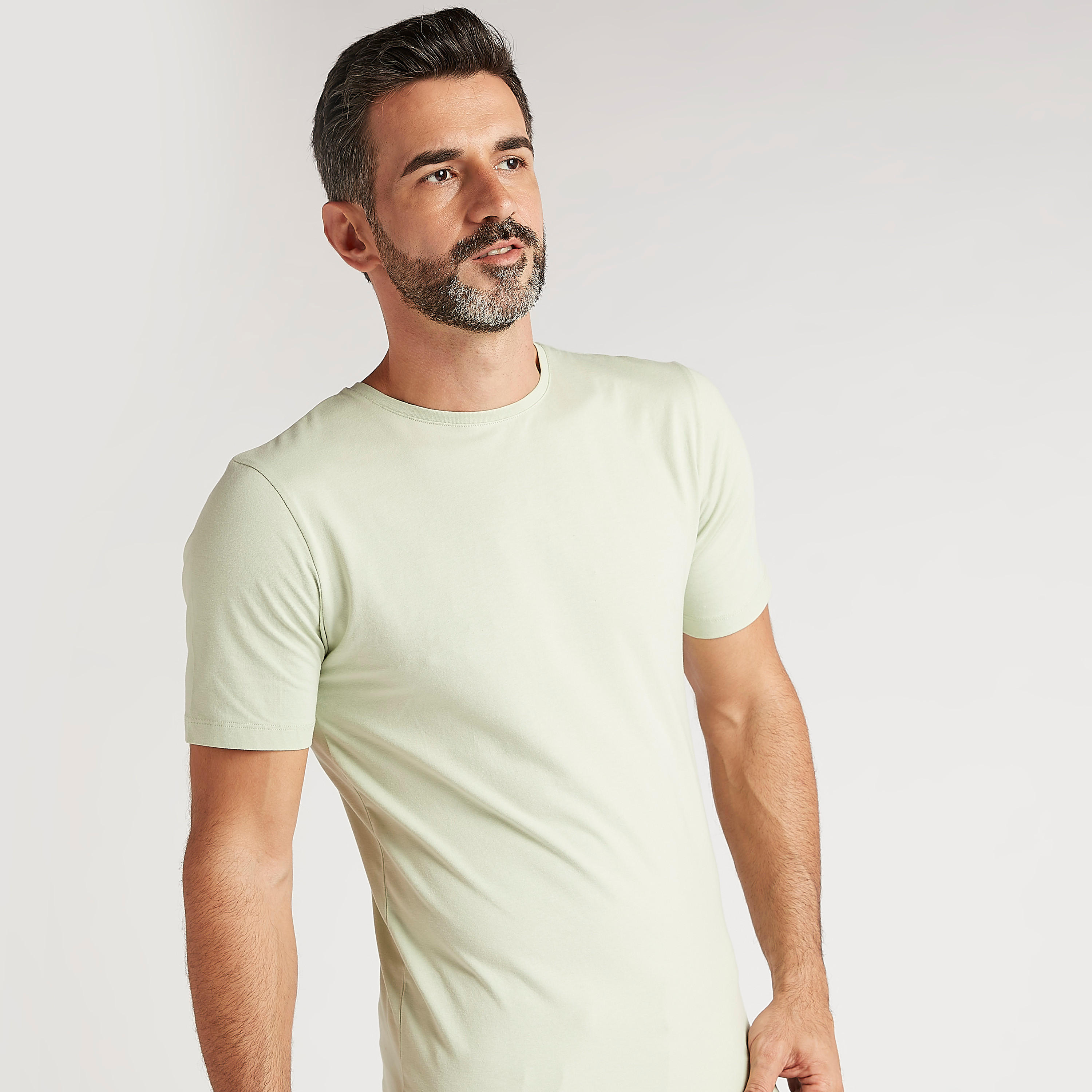تيشيرت سادة بياقة ضيّقة وأكمام قصيرة-men-clothing-tshirtsandpolos-tshirts-image-3