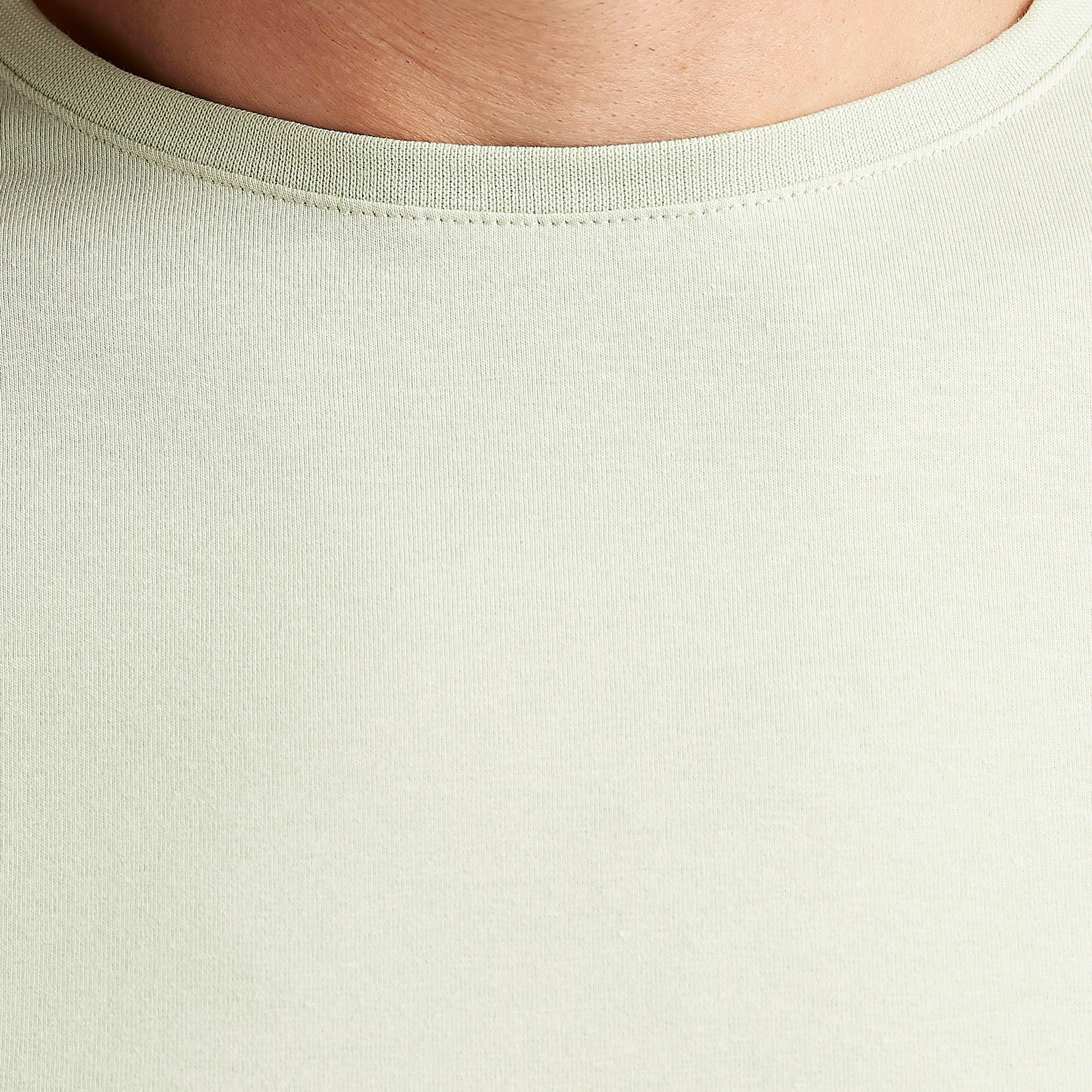 تيشيرت سادة بياقة ضيّقة وأكمام قصيرة-men-clothing-tshirtsandpolos-tshirts-image-2