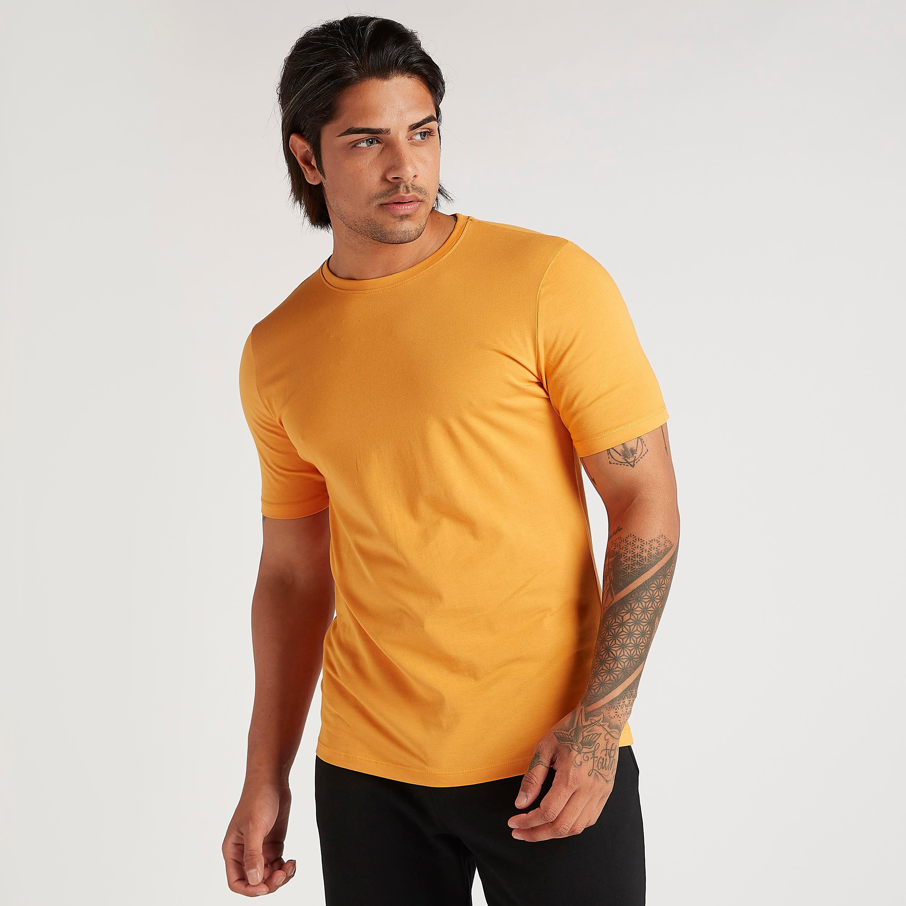 تيشيرت سادة بياقة ضيّقة وأكمام قصيرة-men-clothing-tshirtsandpolos-tshirts-image-1