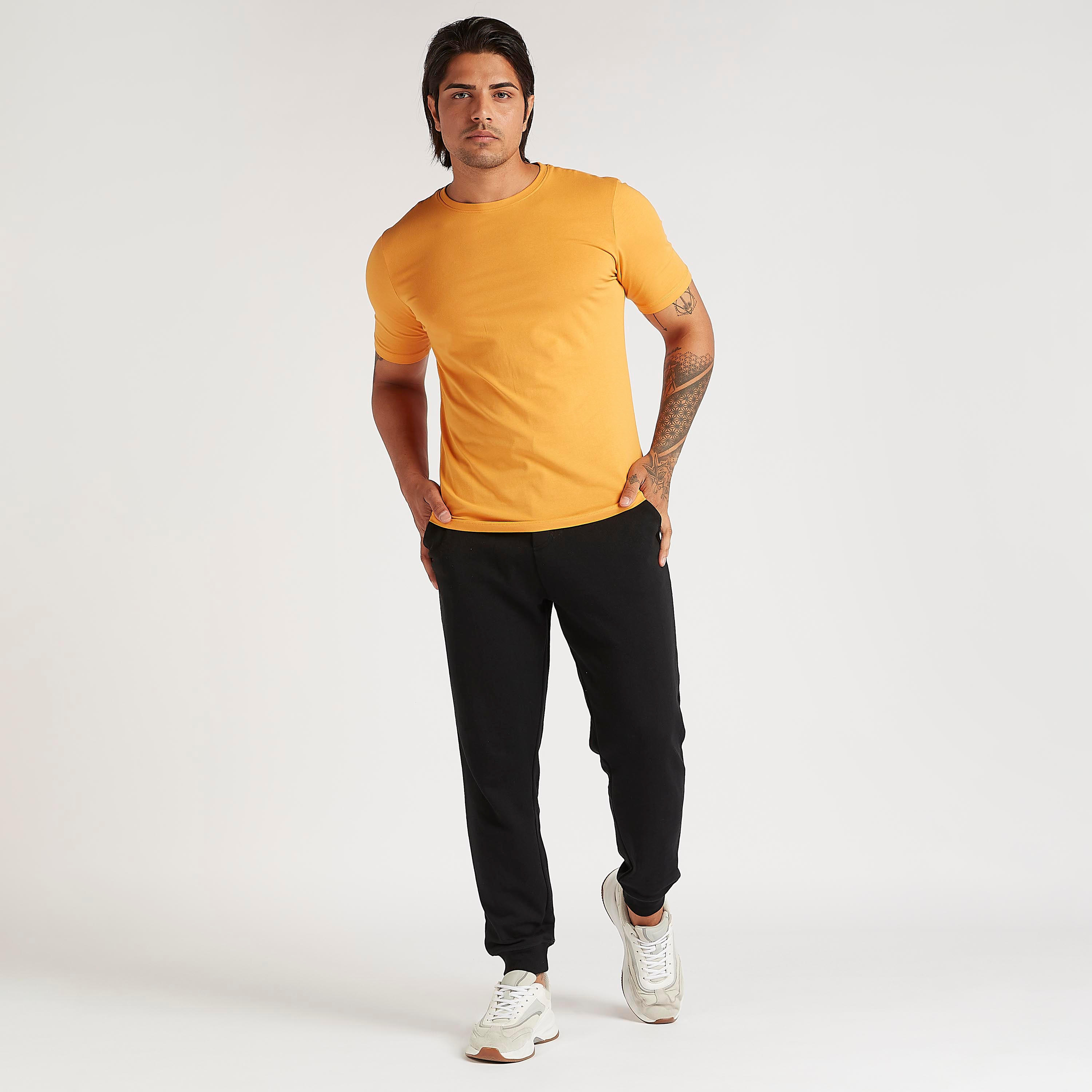 تيشيرت سادة بياقة ضيّقة وأكمام قصيرة-men-clothing-tshirtsandpolos-tshirts-image-2