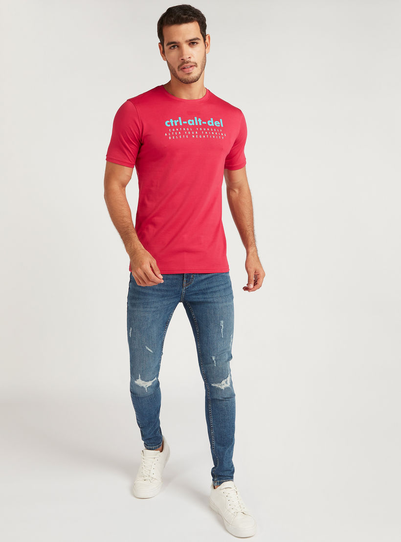 تيشيرت بياقة ضيّقة وأكمام قصيرة وطبعات-men-clothing-tshirtsandpolos-tshirts-image-5