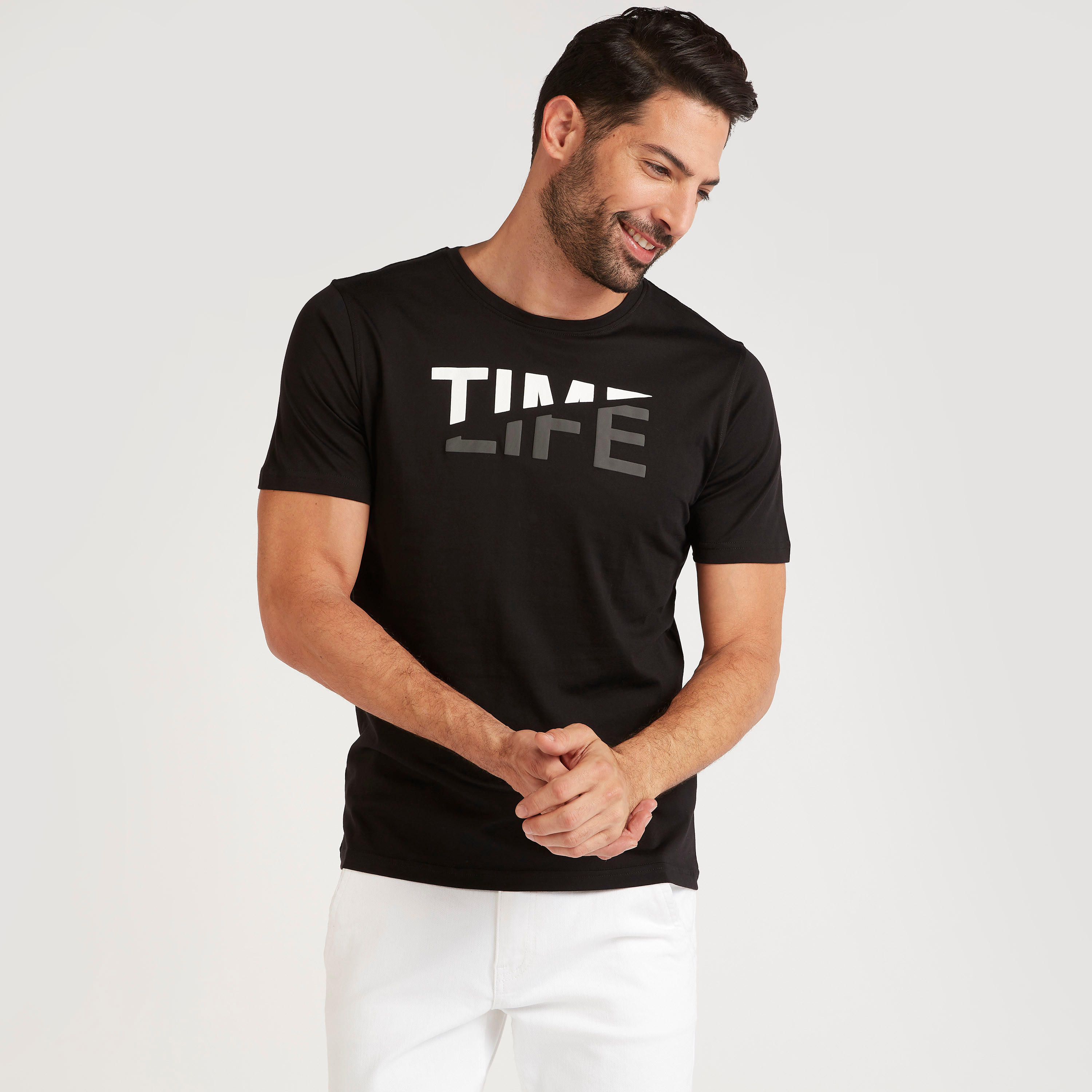 تيشيرت بياقة ضيّقة وأكمام قصيرة وطبعات-men-clothing-tshirtsandpolos-tshirts-image-4