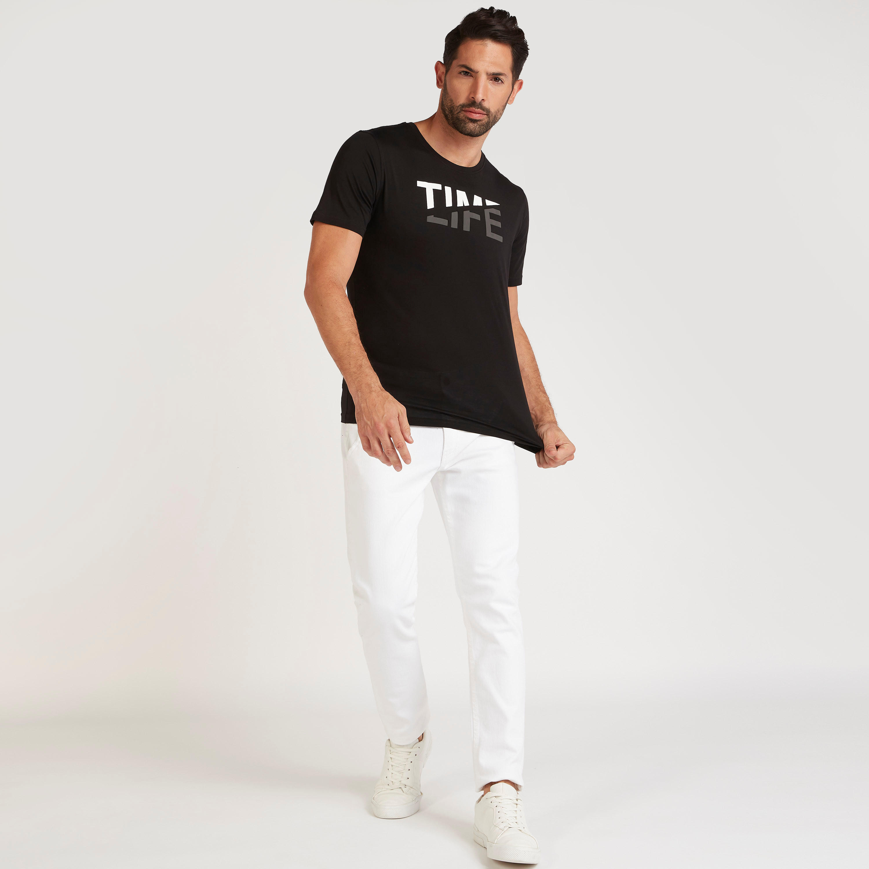 تيشيرت بياقة ضيّقة وأكمام قصيرة وطبعات-men-clothing-tshirtsandpolos-tshirts-image-3