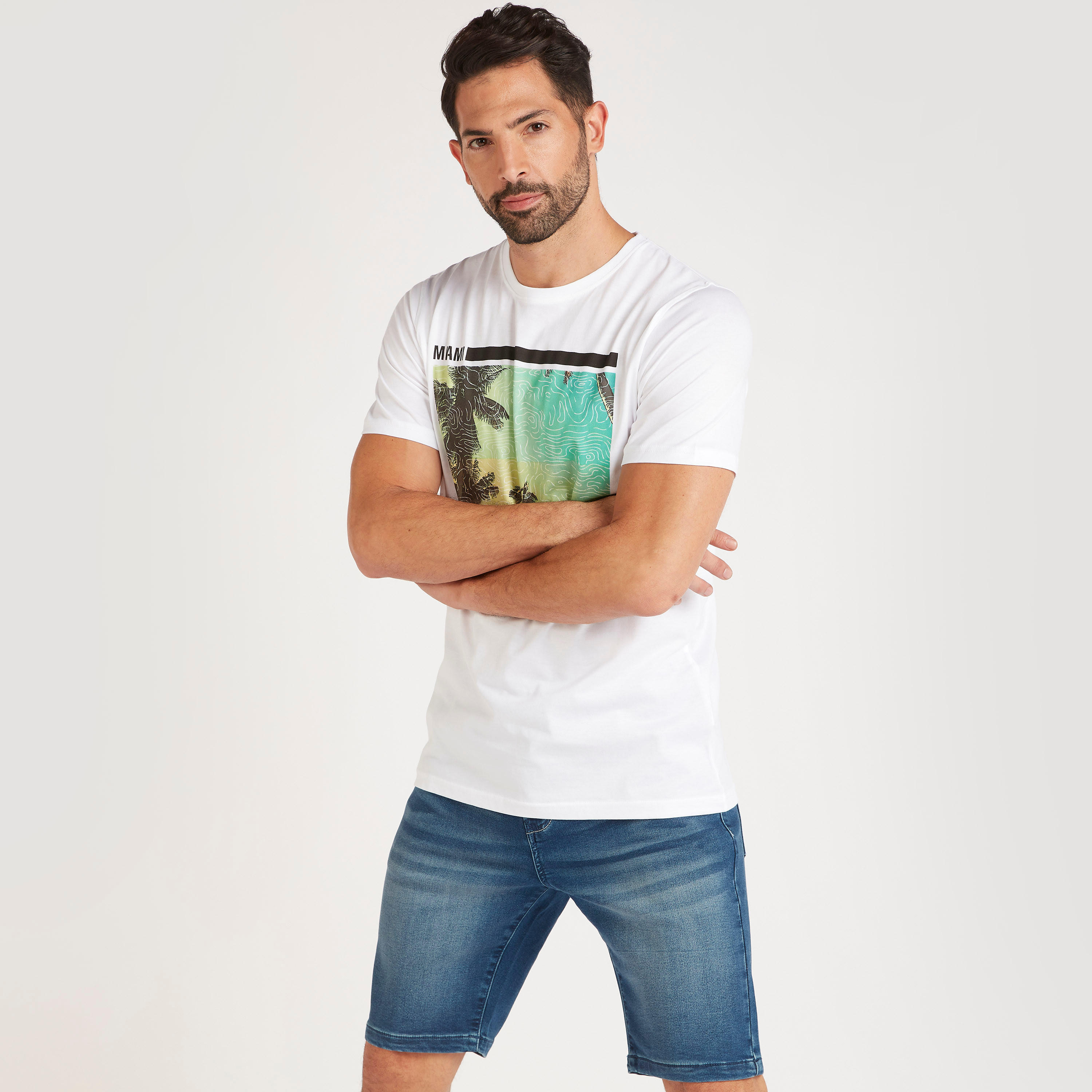 تيشيرت بياقة ضيّقة وأكمام قصيرة وطبعات-men-clothing-tshirtsandpolos-tshirts-image-4