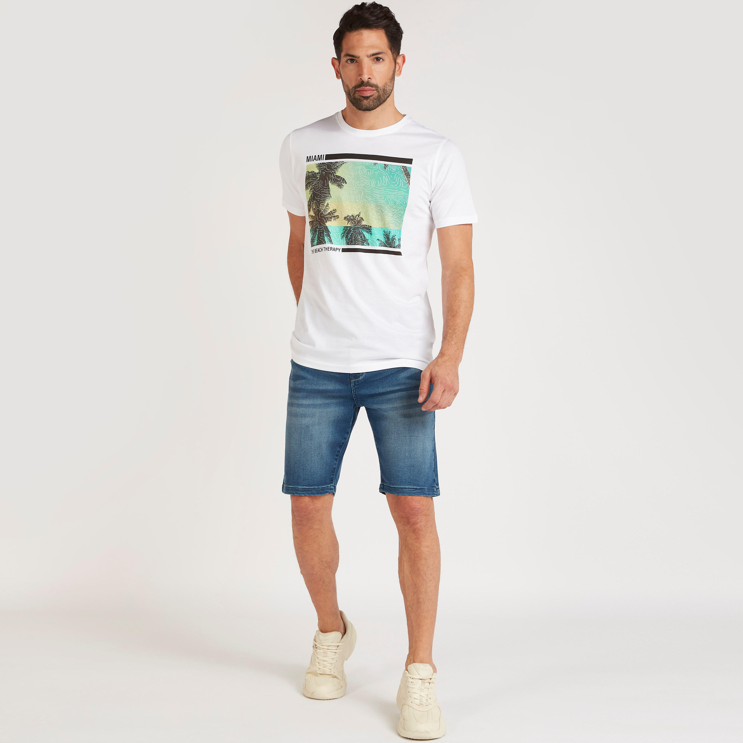 تيشيرت بياقة ضيّقة وأكمام قصيرة وطبعات-men-clothing-tshirtsandpolos-tshirts-image-3
