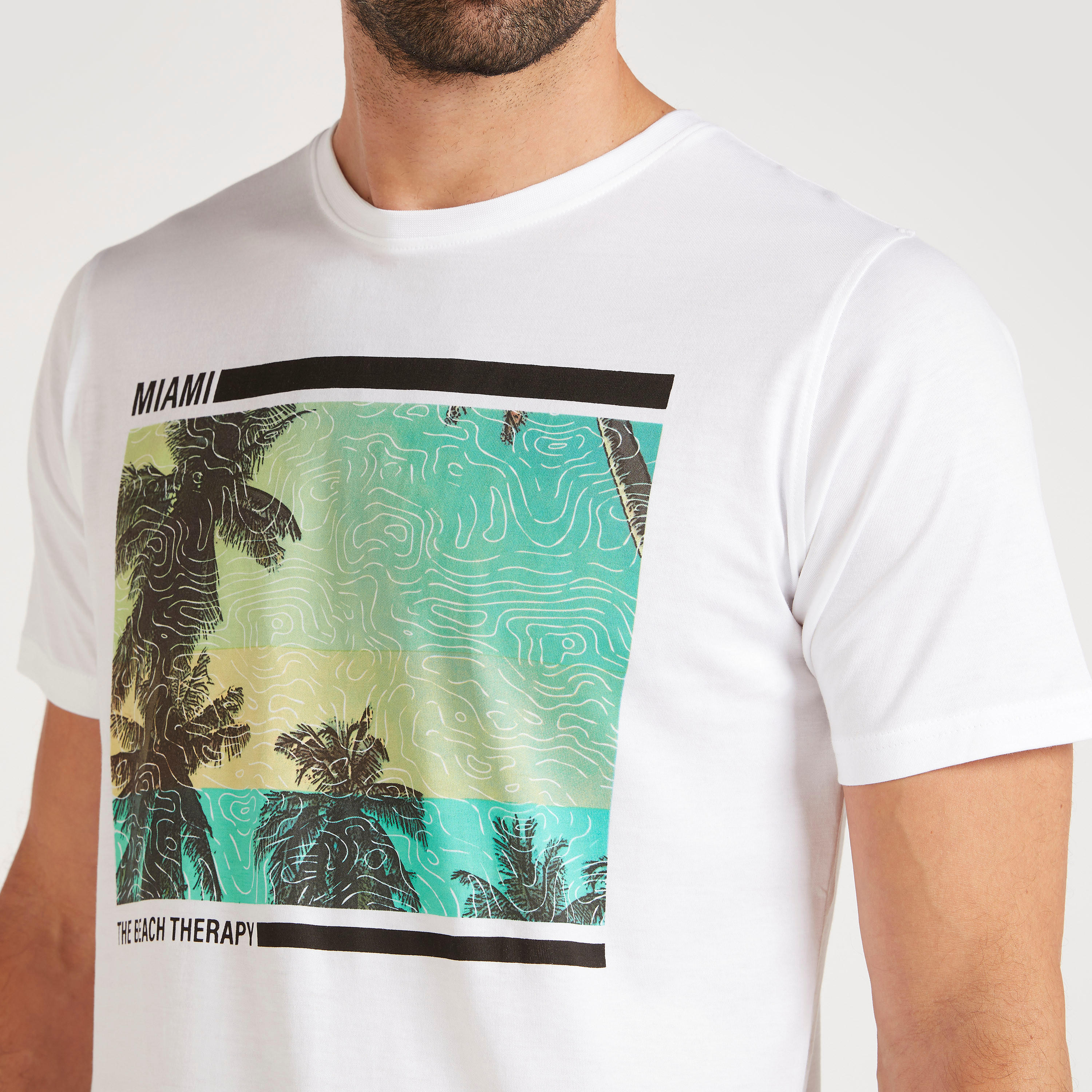 تيشيرت بياقة ضيّقة وأكمام قصيرة وطبعات-men-clothing-tshirtsandpolos-tshirts-image-2