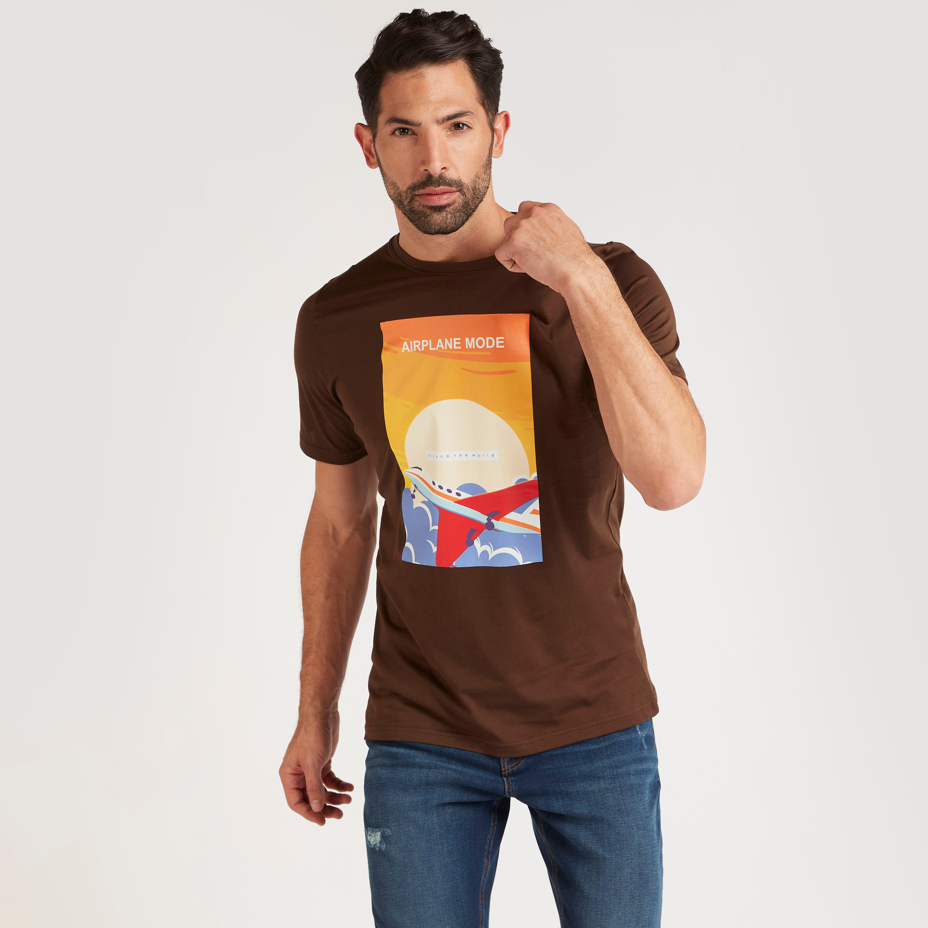 تيشيرت بياقة ضيّقة وأكمام قصيرة وطبعات-men-clothing-tshirtsandpolos-tshirts-image-1