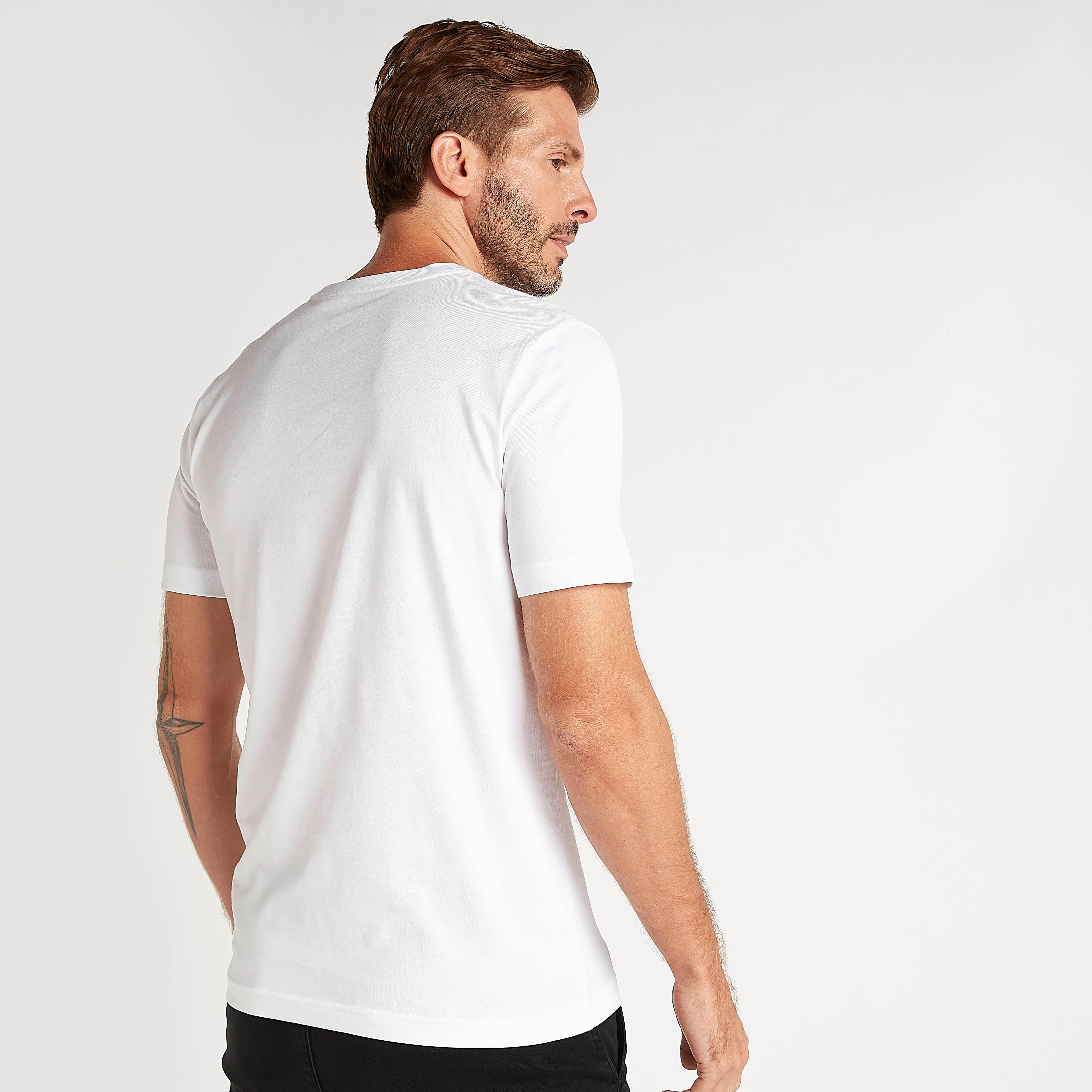 تيشيرت بياقة ضيّقة وأكمام قصيرة وطبعات-men-clothing-tshirtsandpolos-tshirts-image-4