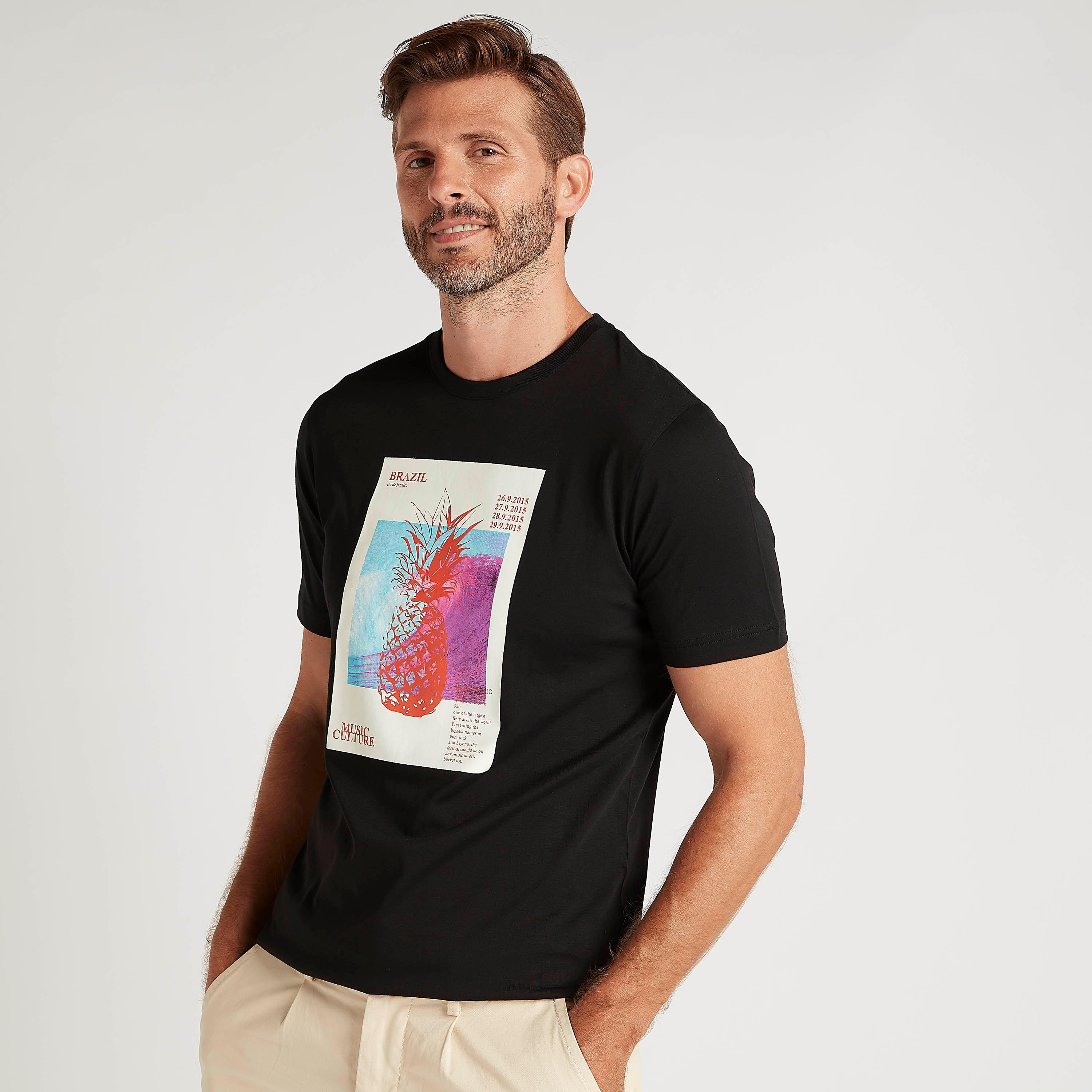 تيشيرت بياقة ضيّقة وأكمام قصيرة وطبعات-men-clothing-tshirtsandpolos-tshirts-image-1