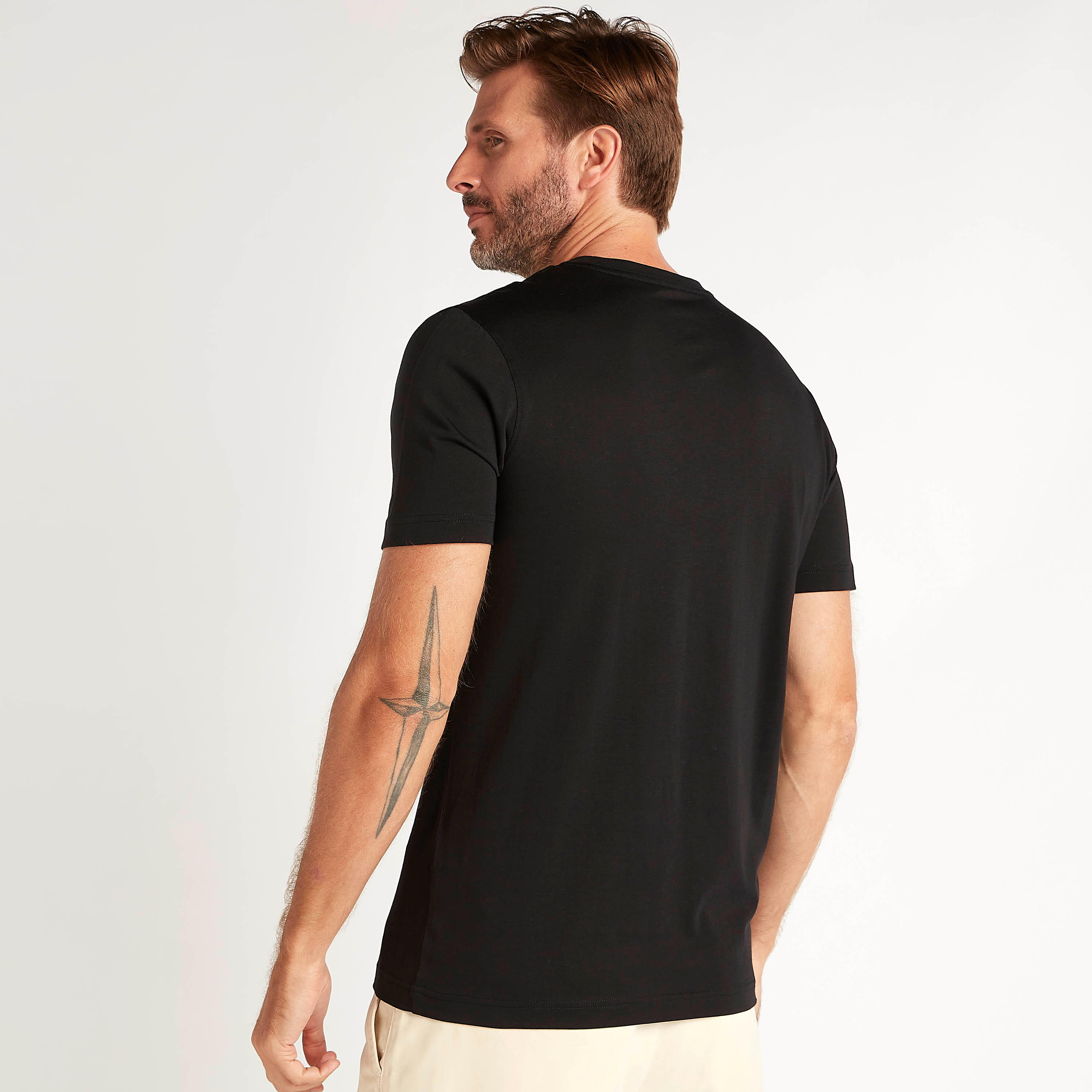 تيشيرت بياقة ضيّقة وأكمام قصيرة وطبعات-men-clothing-tshirtsandpolos-tshirts-image-4