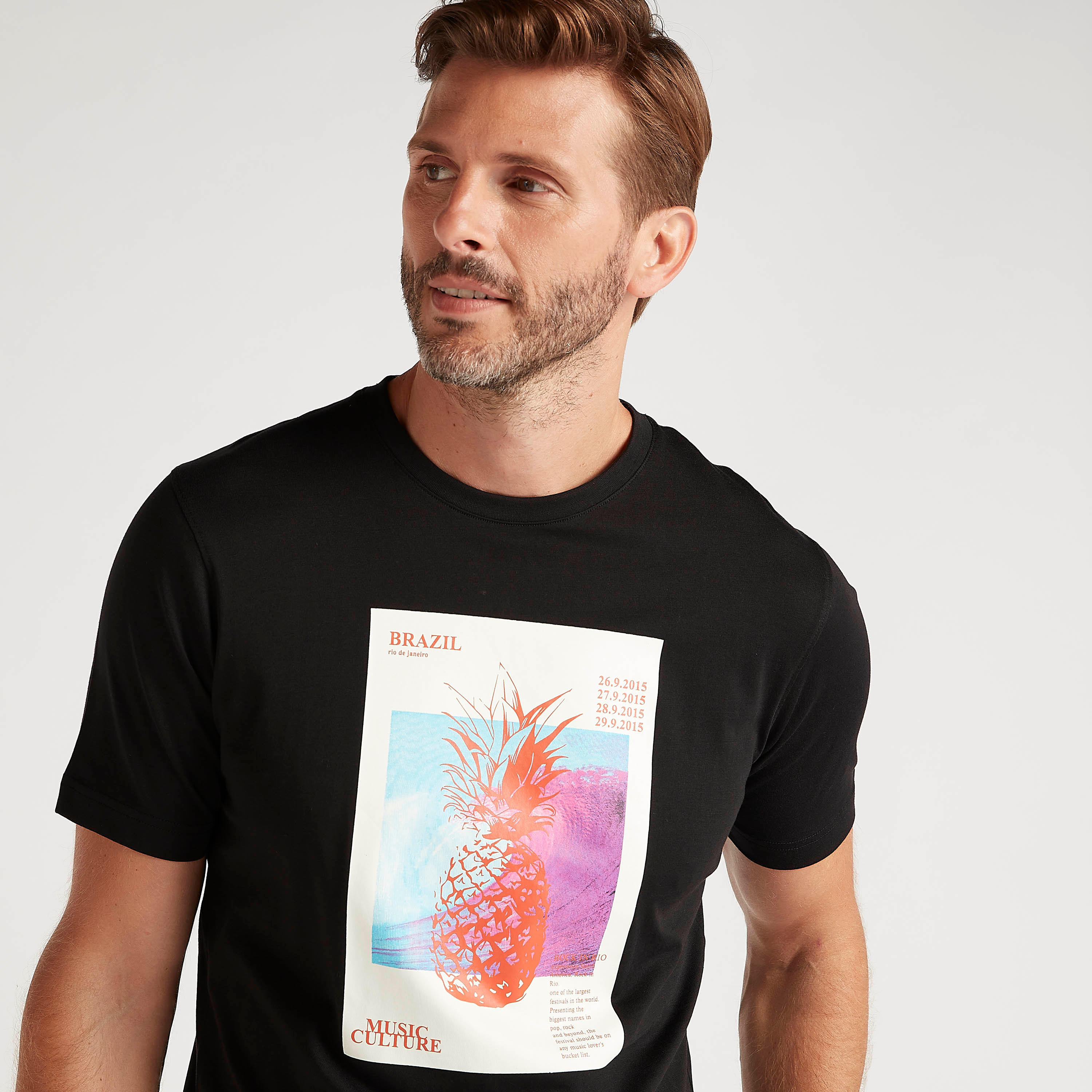 تيشيرت بياقة ضيّقة وأكمام قصيرة وطبعات-men-clothing-tshirtsandpolos-tshirts-image-5