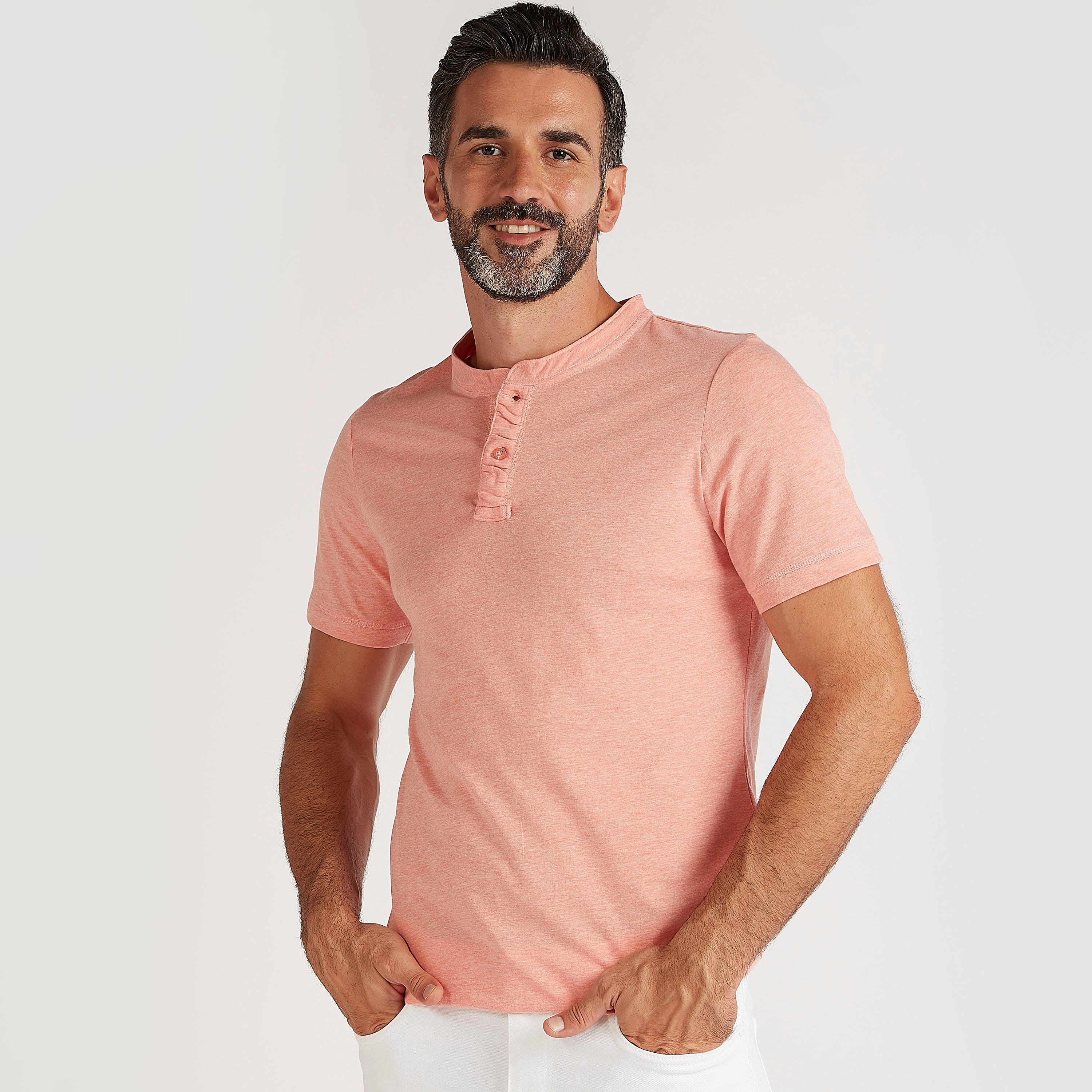تيشيرت سادة بياقة هينلي وأكمام قصيرة-men-clothing-tshirtsandpolos-tshirts-image-2