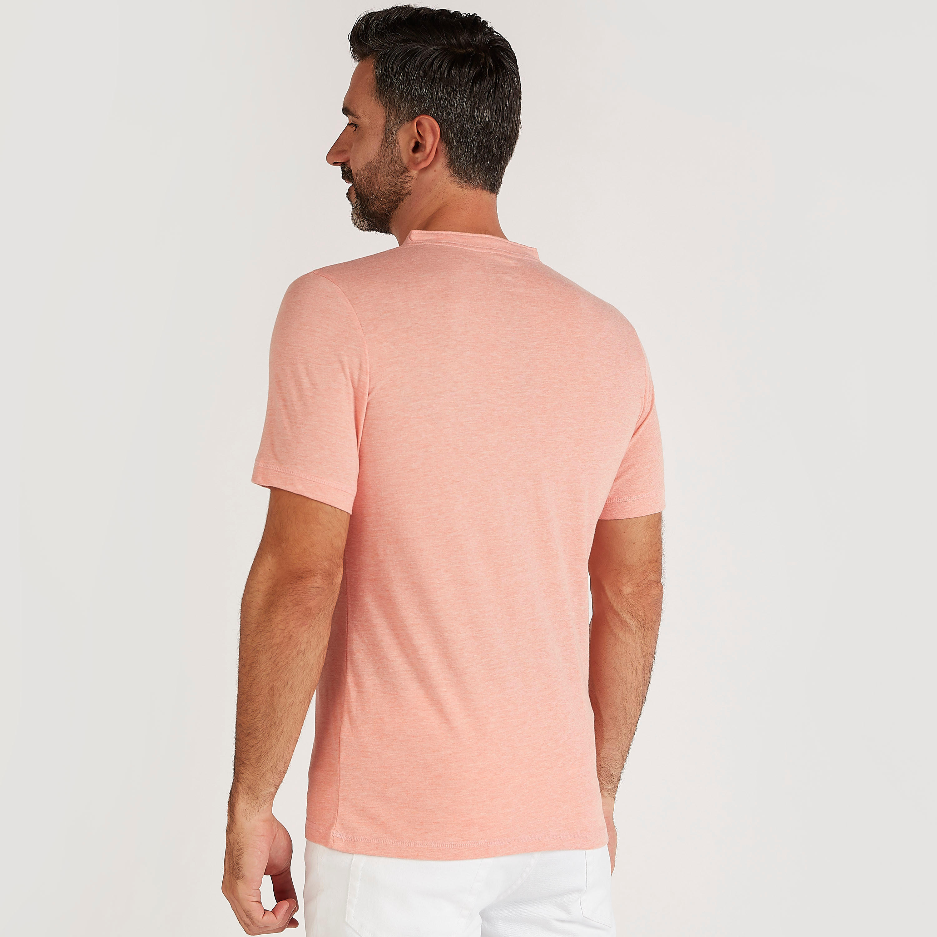 تيشيرت سادة بياقة هينلي وأكمام قصيرة-men-clothing-tshirtsandpolos-tshirts-image-5