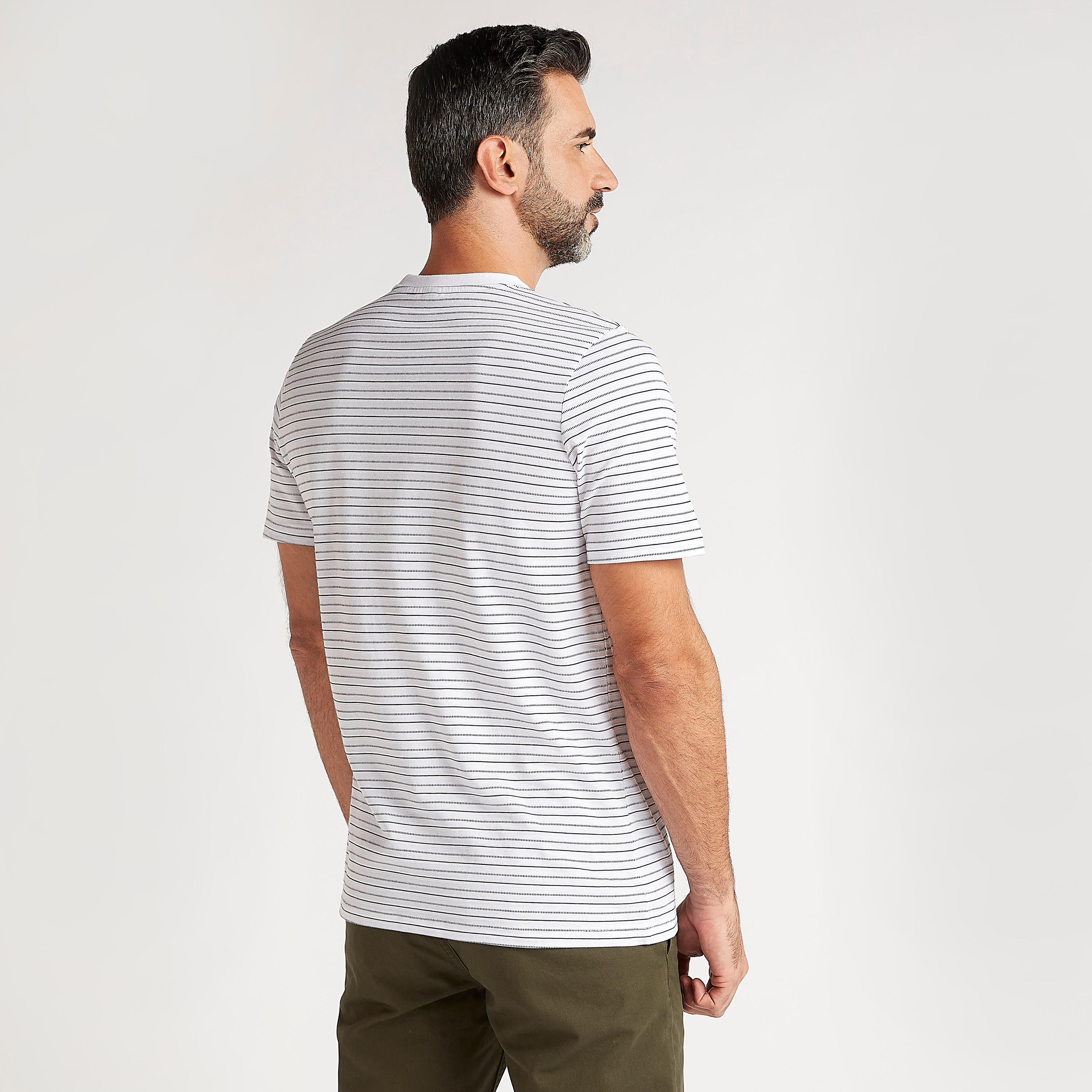 تيشيرت مخطّط بياقة ضيّقة وأكمام قصيرة-men-clothing-tshirtsandpolos-tshirts-image-1