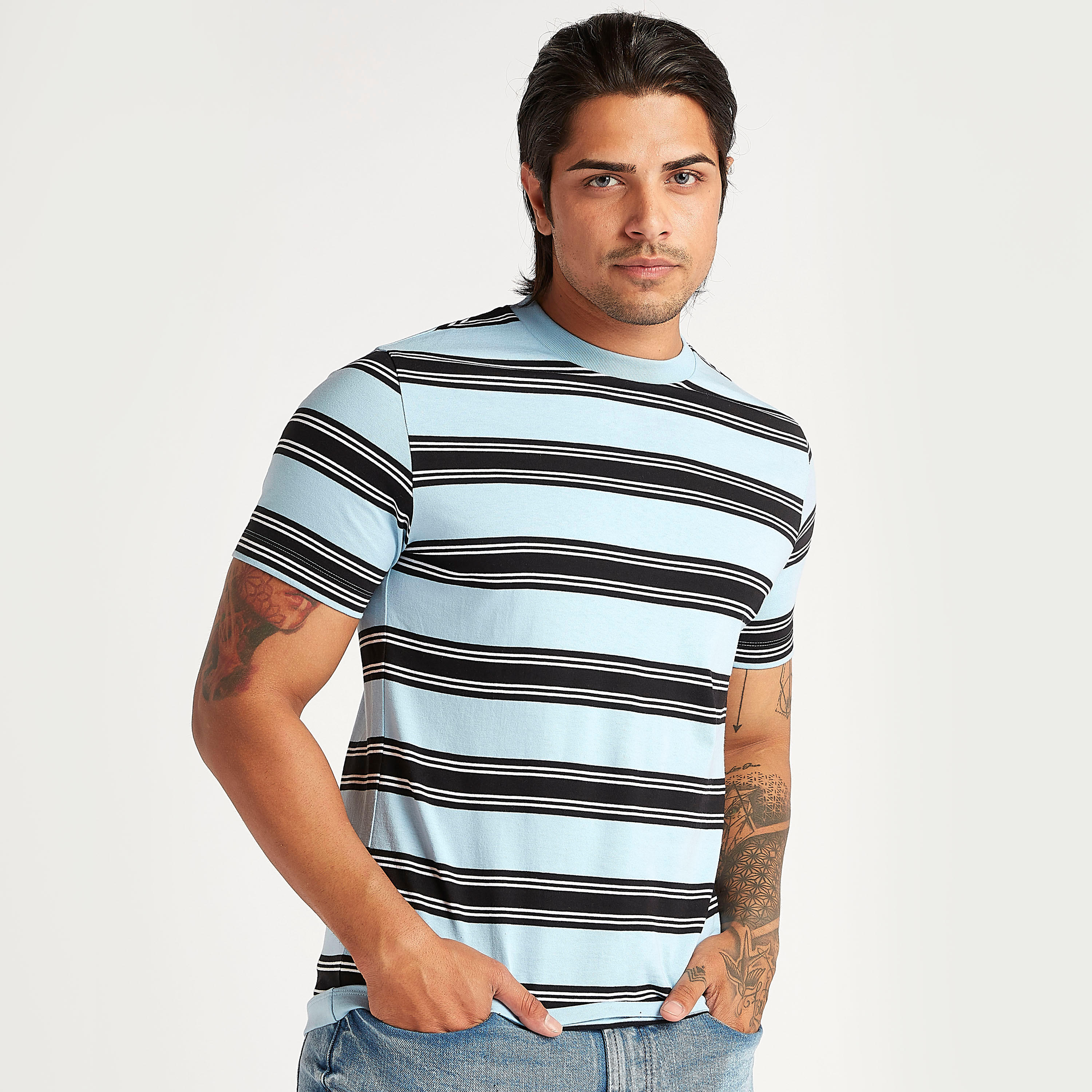 تيشيرت مخطّط بياقة ضيّقة وأكمام قصيرة-men-clothing-tshirtsandpolos-tshirts-image-6