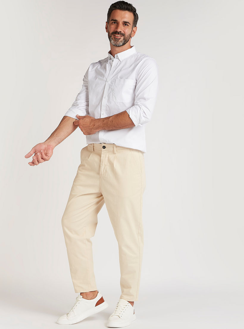 قميص سادة بياقة عادية وأكمام طويلة وجيب خارجي-men-clothing-shirts-image-4
