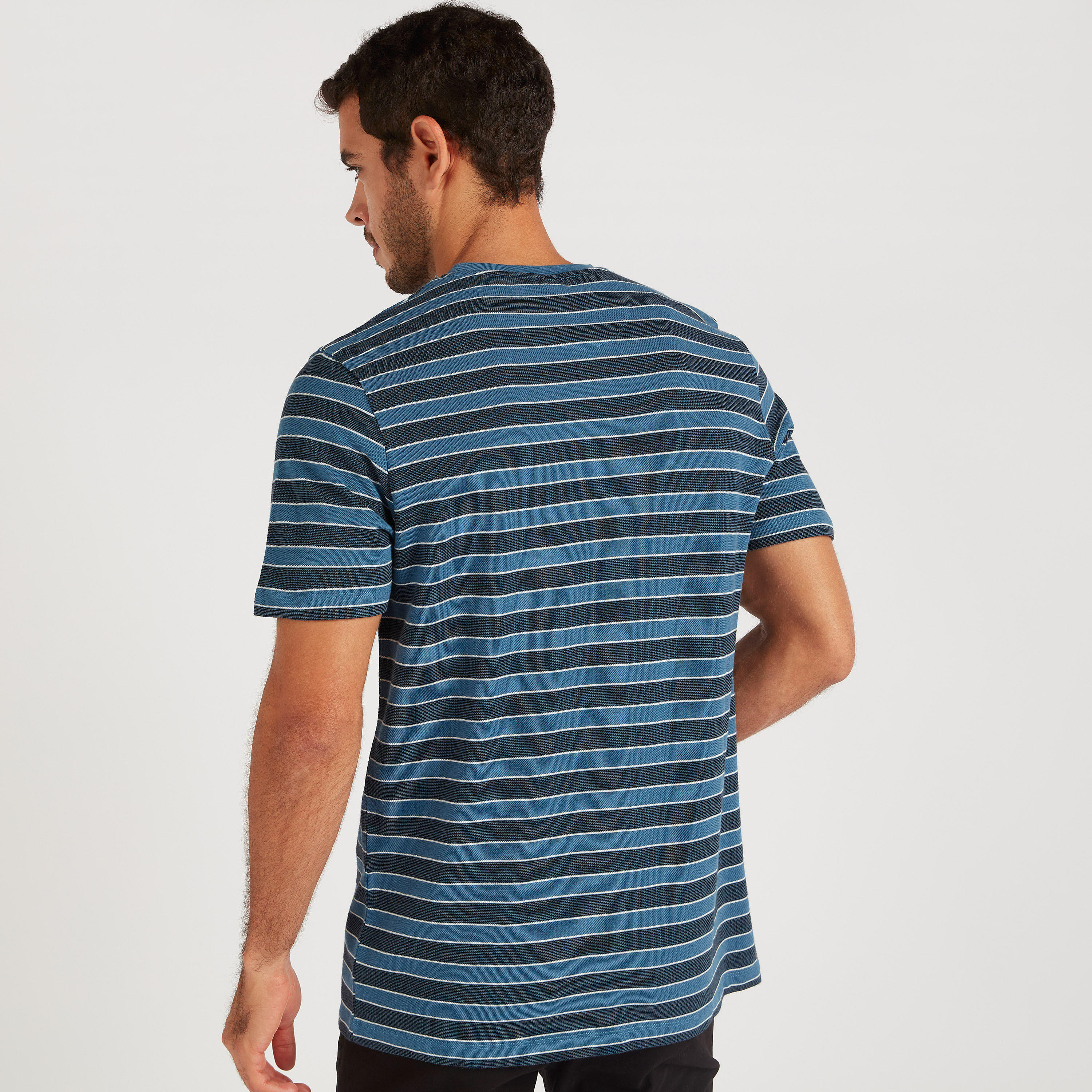 تيشيرت مخطّط بياقة ضيّقة وأكمام قصيرة-men-clothing-tshirtsandpolos-tshirts-image-4