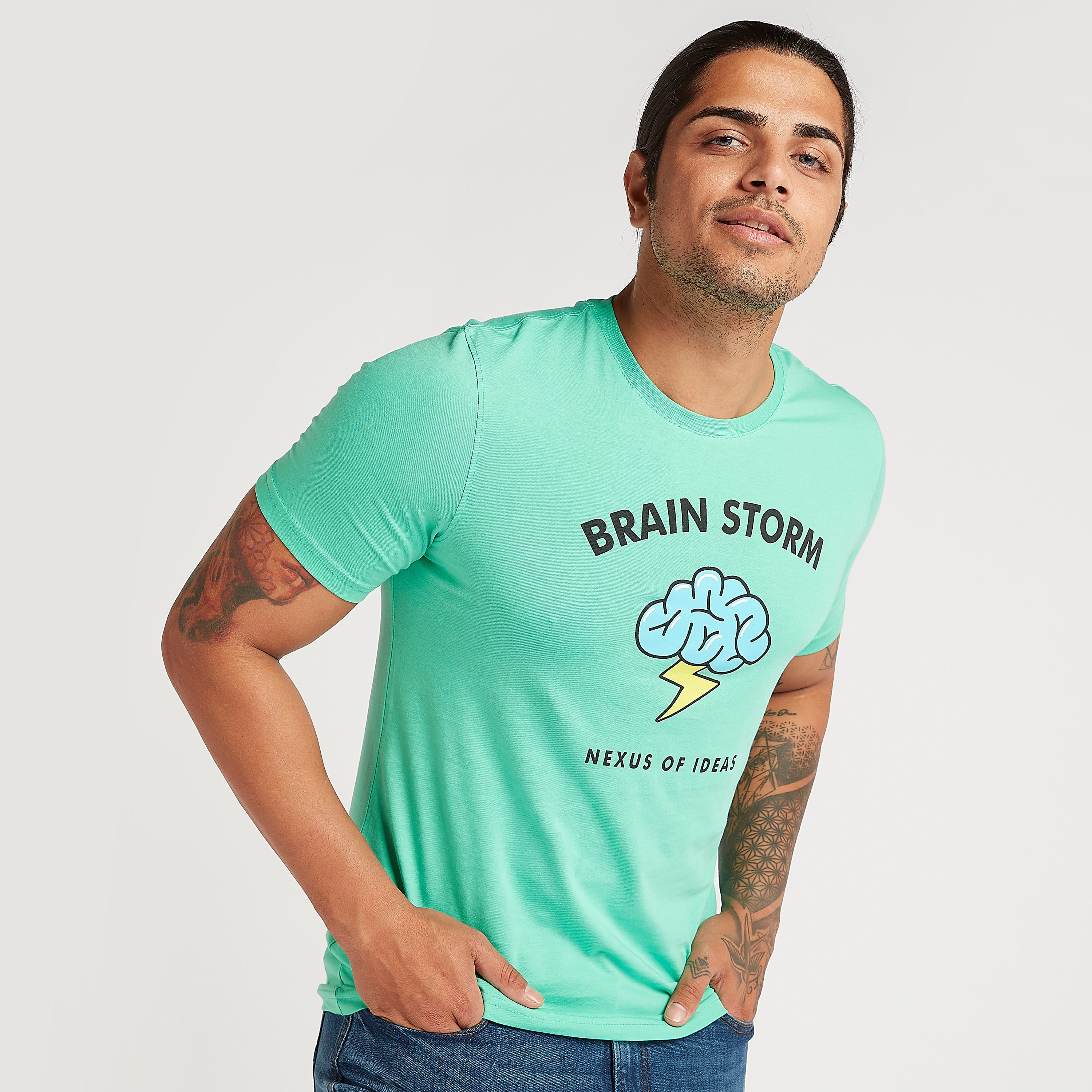 تيشيرت بياقة ضيّقة وأكمام قصيرة وطبعات-men-clothing-tshirtsandpolos-tshirts-image-1