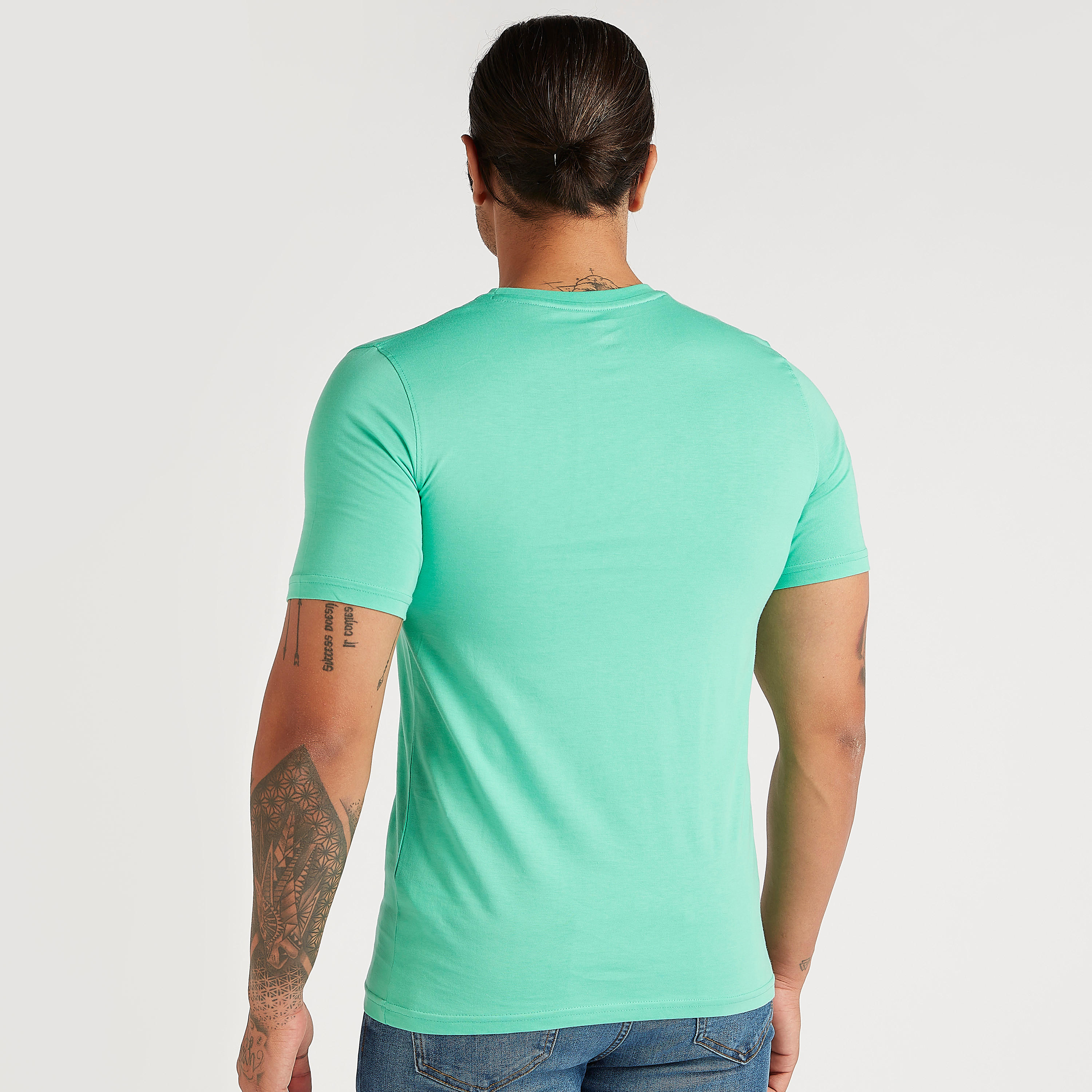تيشيرت بياقة ضيّقة وأكمام قصيرة وطبعات-men-clothing-tshirtsandpolos-tshirts-image-4