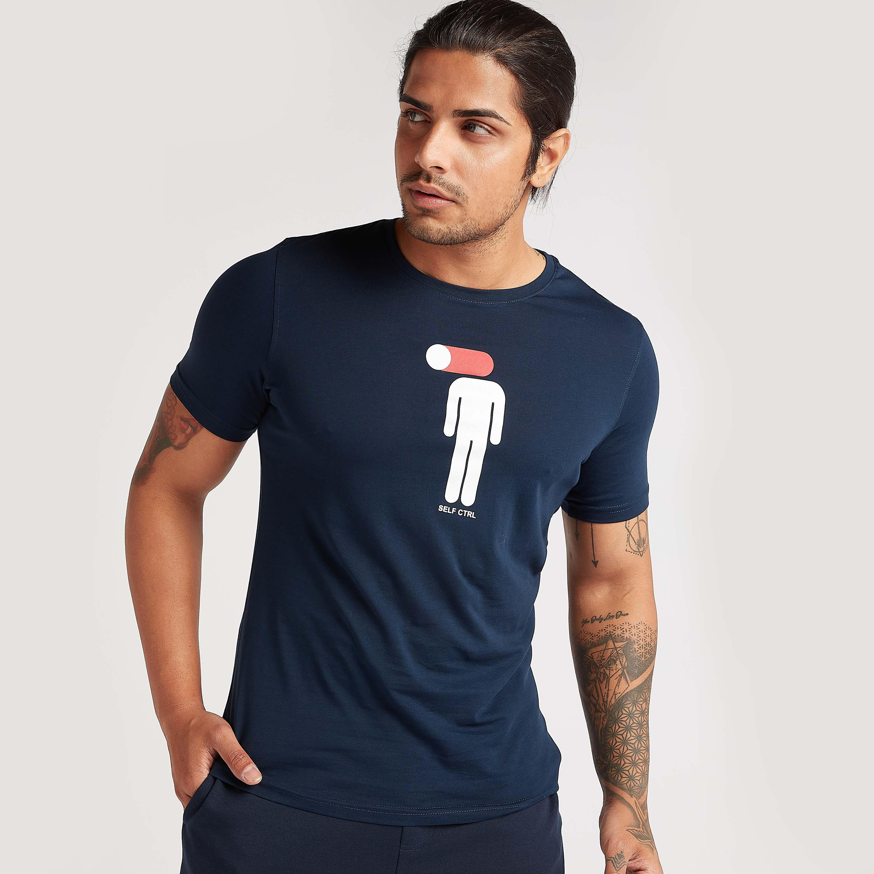 تيشيرت بياقة ضيّقة وأكمام قصيرة وطبعات-men-clothing-tshirtsandpolos-tshirts-image-1
