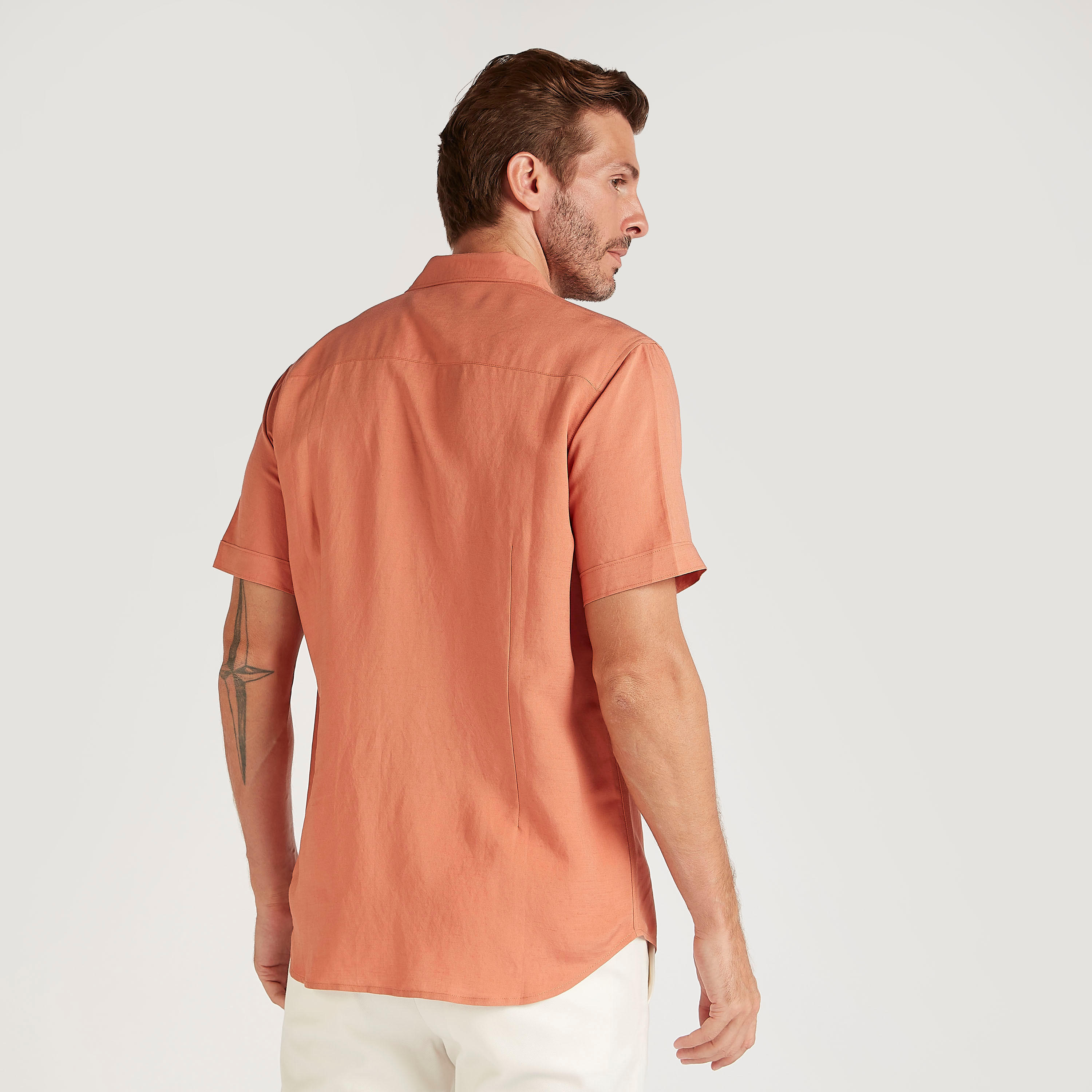 قميص بارز الملمس بأكمام قصيرة وزر-men-clothing-shirts-image-3