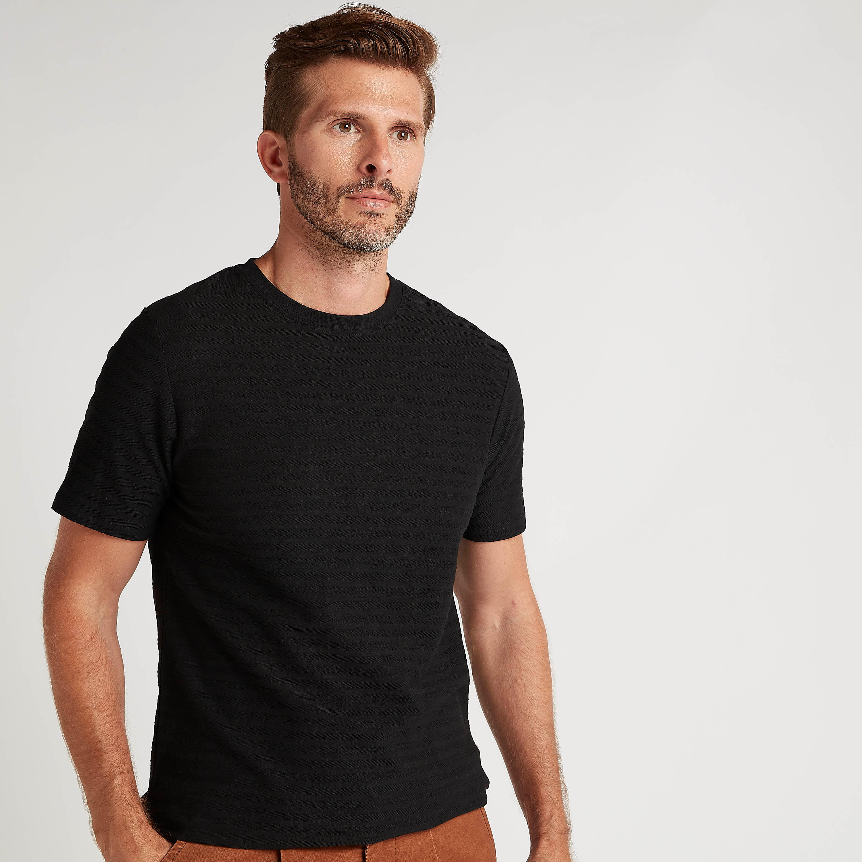 تيشيرت مخطط بياقة ضيّقة وأكمام قصيرة-men-clothing-tshirtsandpolos-tshirts-image-1