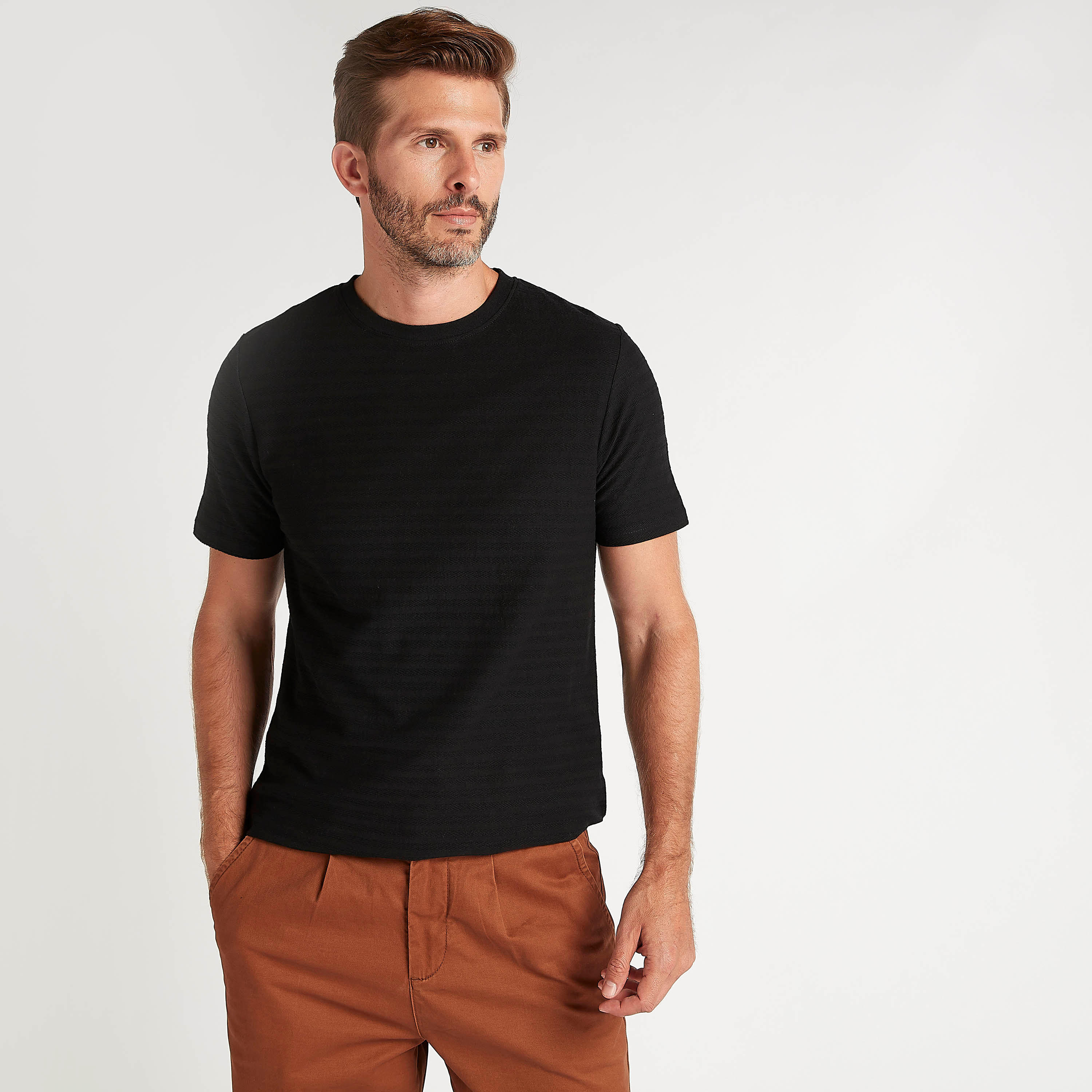 تيشيرت مخطط بياقة ضيّقة وأكمام قصيرة-men-clothing-tshirtsandpolos-tshirts-image-5